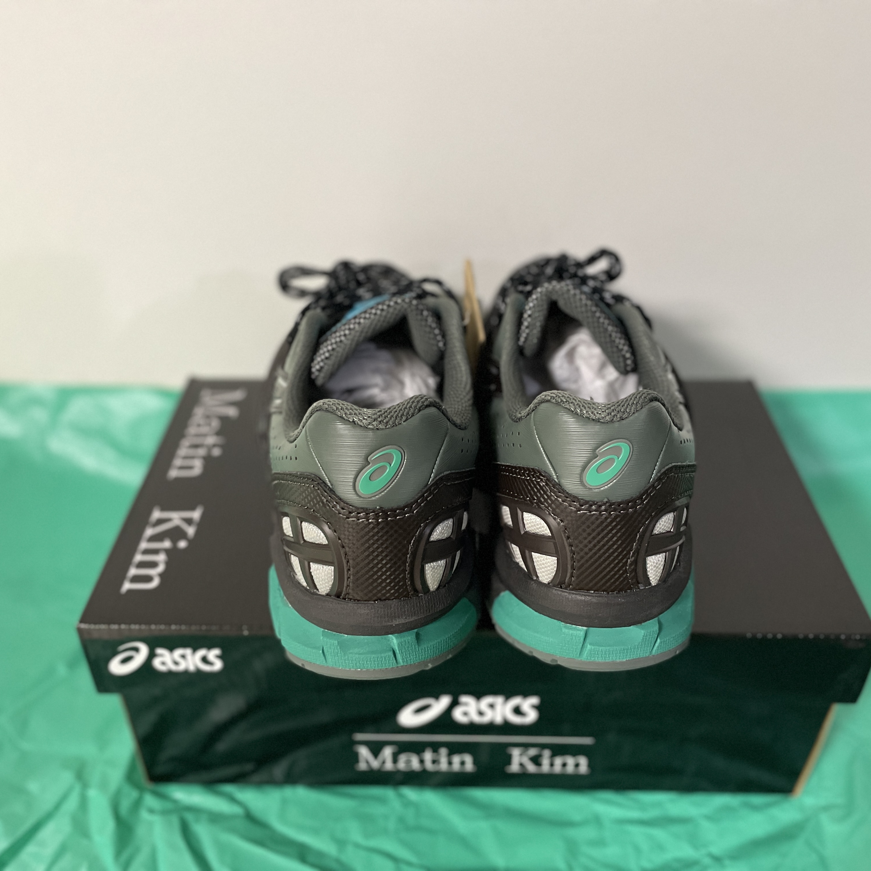(W) Asics x Matin Kim Gel-Sonoma 15-50 Black Pure Silver 착용 스타일 - 2