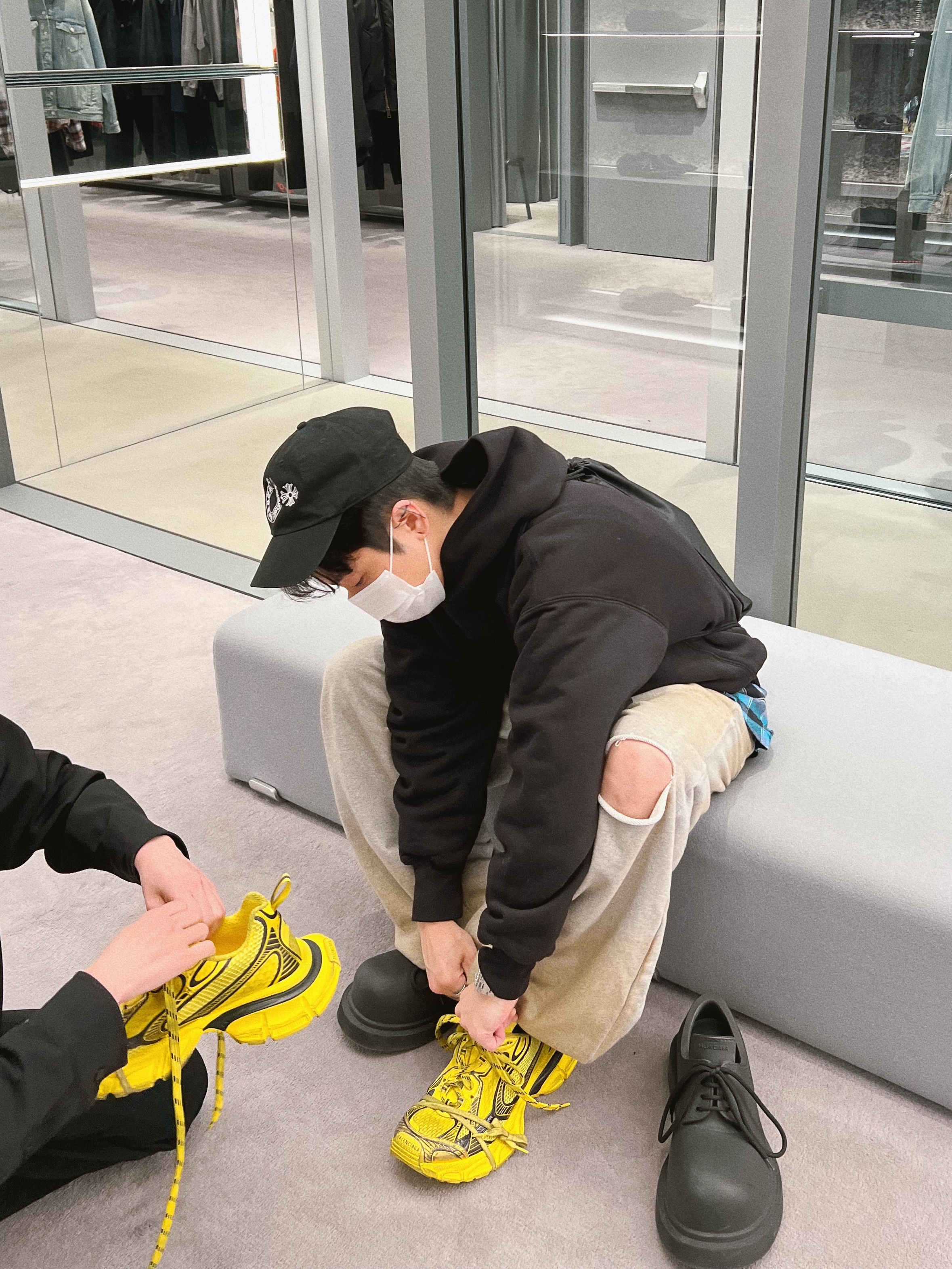 Balenciaga 3XL Sneakers Yellow Black, Balenciaga Steroid Derby Black 착용 스타일 - 3