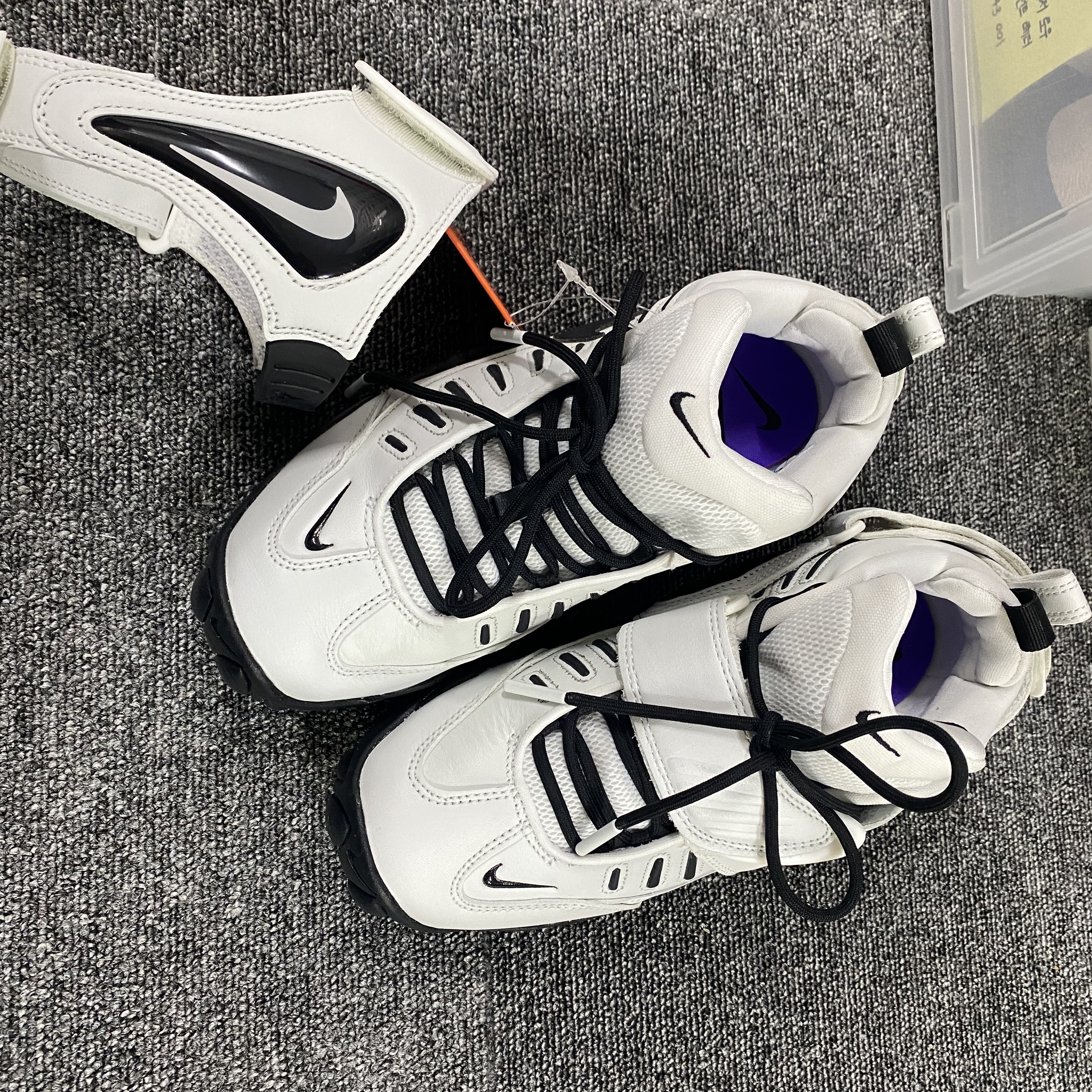 Nike x Ambush Air Adjust Force SP Summit White and Black 착용 스타일 - 3