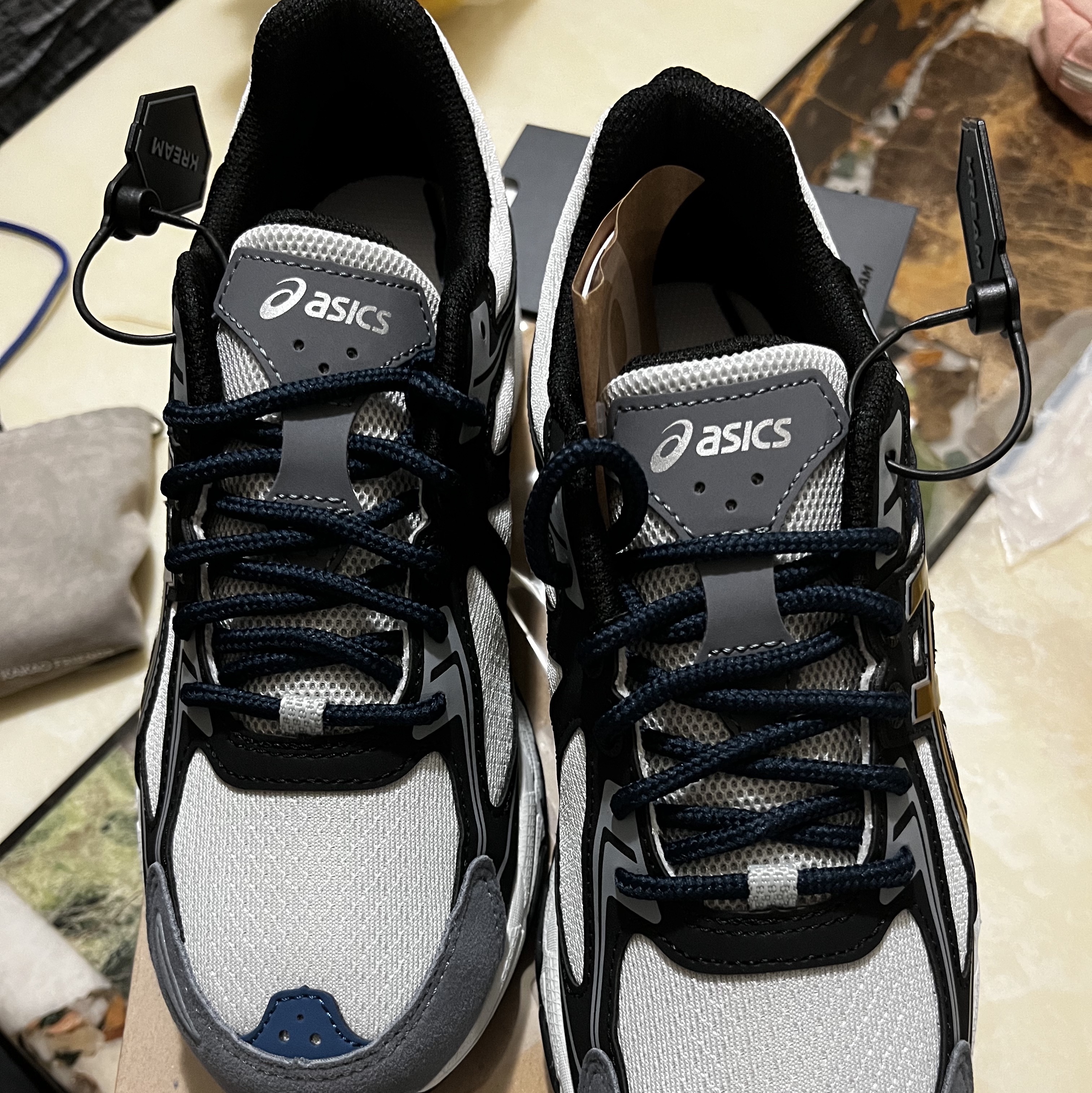 Asics Gel-Venture 6 SPS Glacier Grey 착용 스타일 - 3