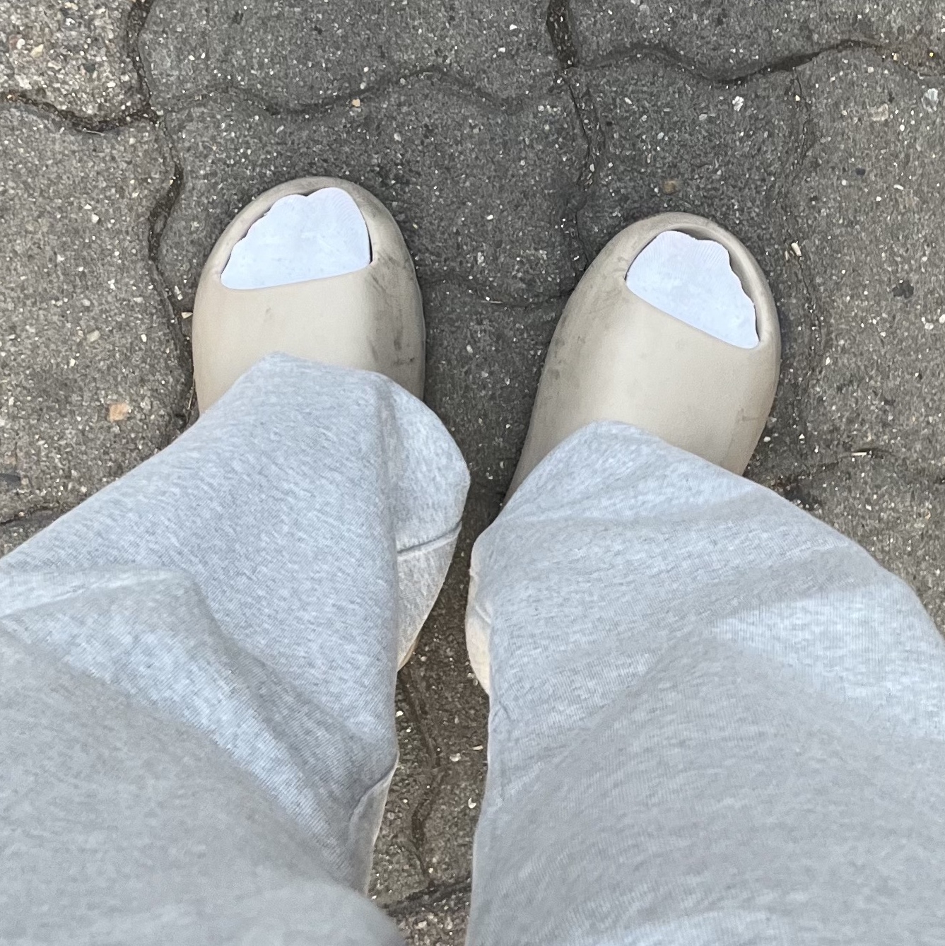 Adidas Yeezy Slide Pure - Re-Release Ver. 착용 스타일