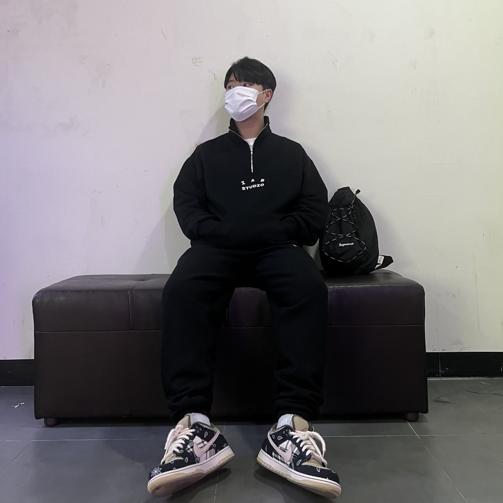 IAB Studio Half Zip-Up Black White, IAB Studio Sweatpants Black White - 23SS 착용 스타일