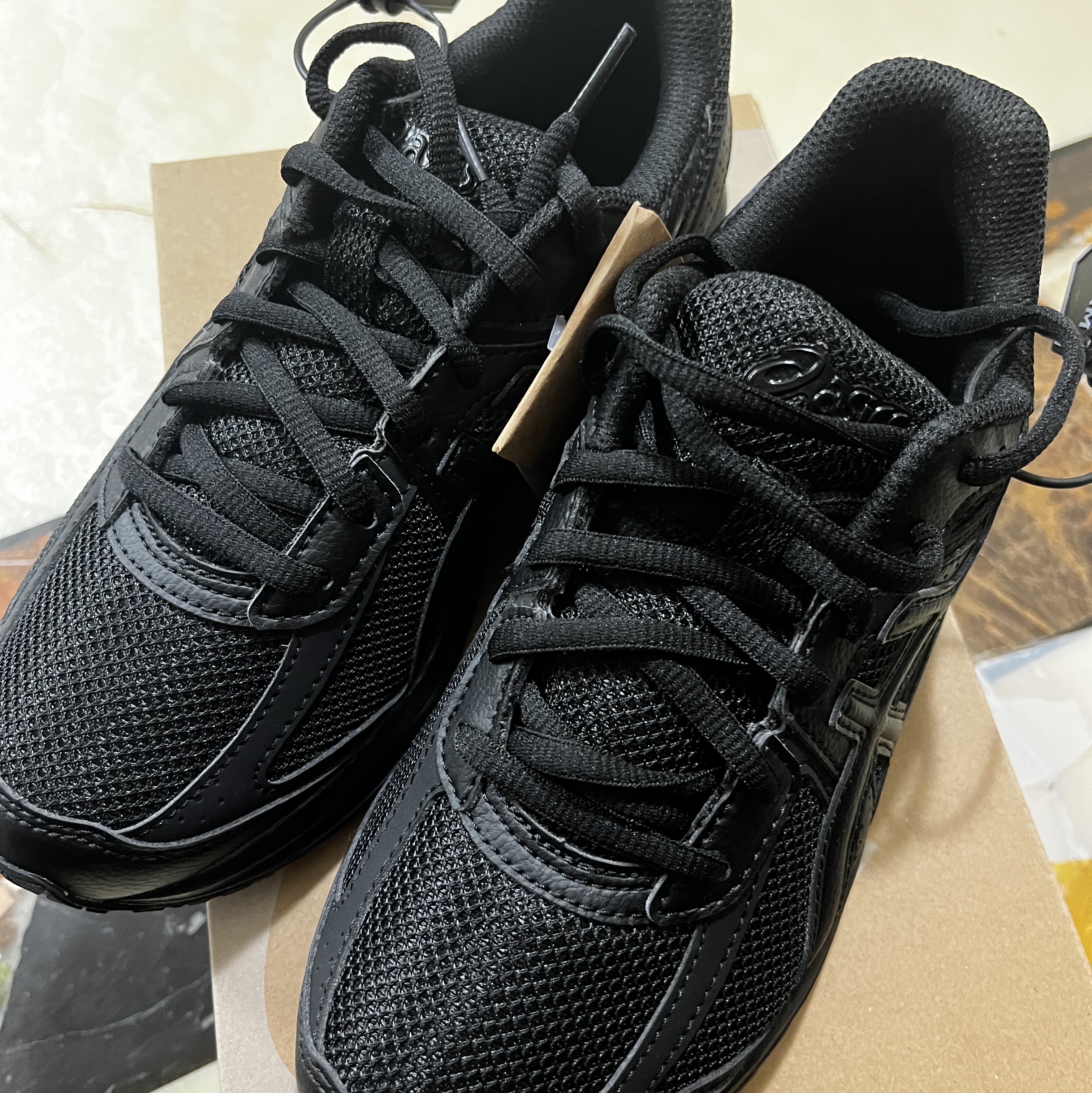 Asics Jog 100 S Black - 2E Wide 착용 스타일 - 2