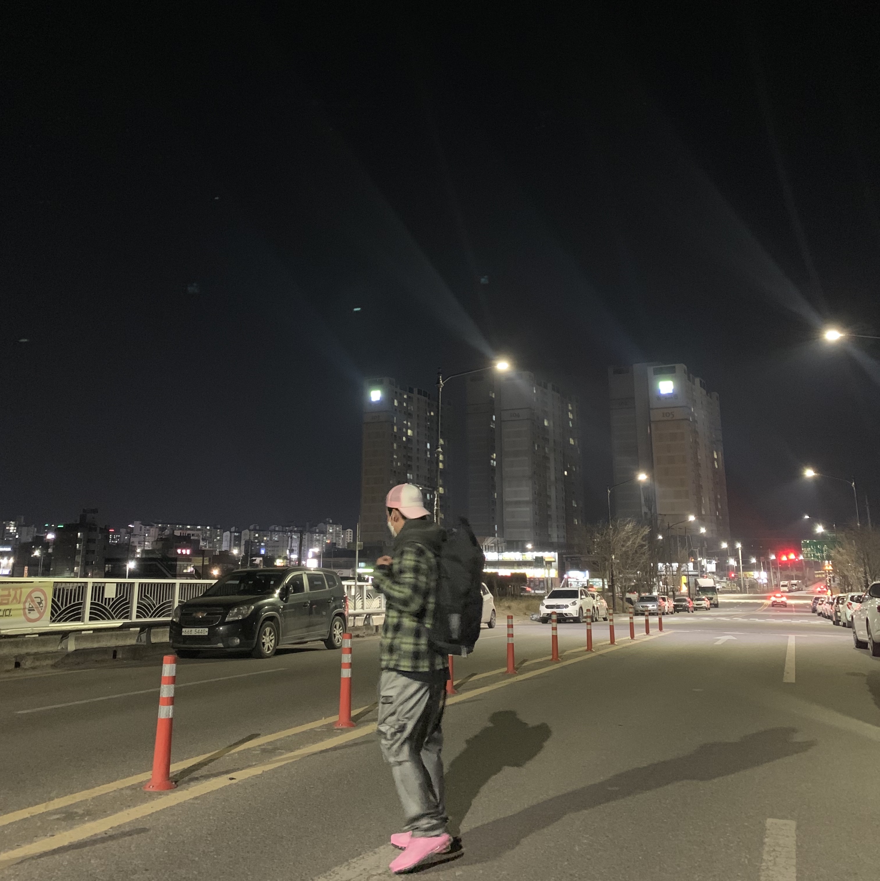 Nike x Stussy Air Max 2013 Psychic Pink, IAB Studio Blocked Pigment Hoodie Black 착용 스타일 - 3