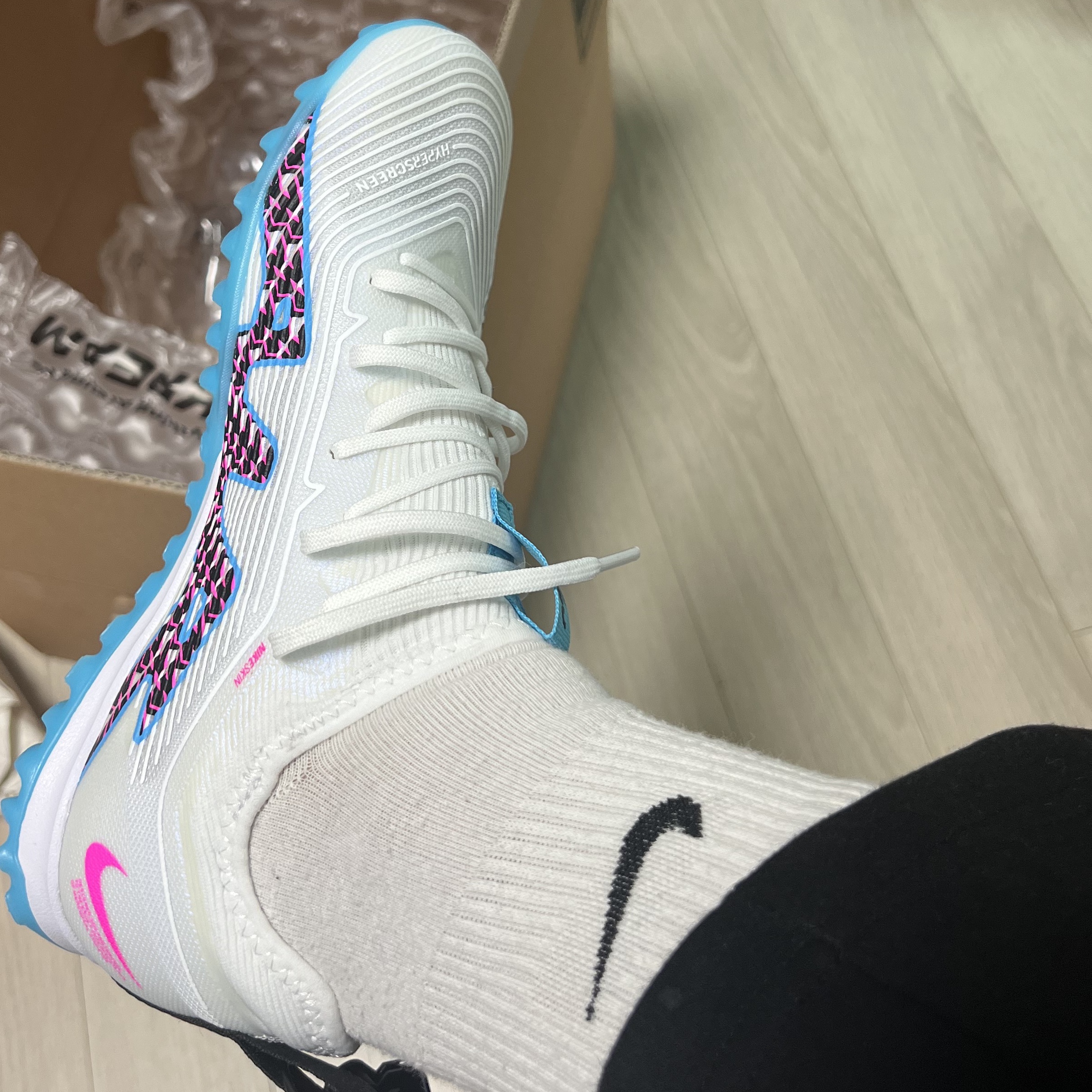 Nike Zoom Mercurial Vapor 15 Pro TF White Baltic Blue 착용 스타일