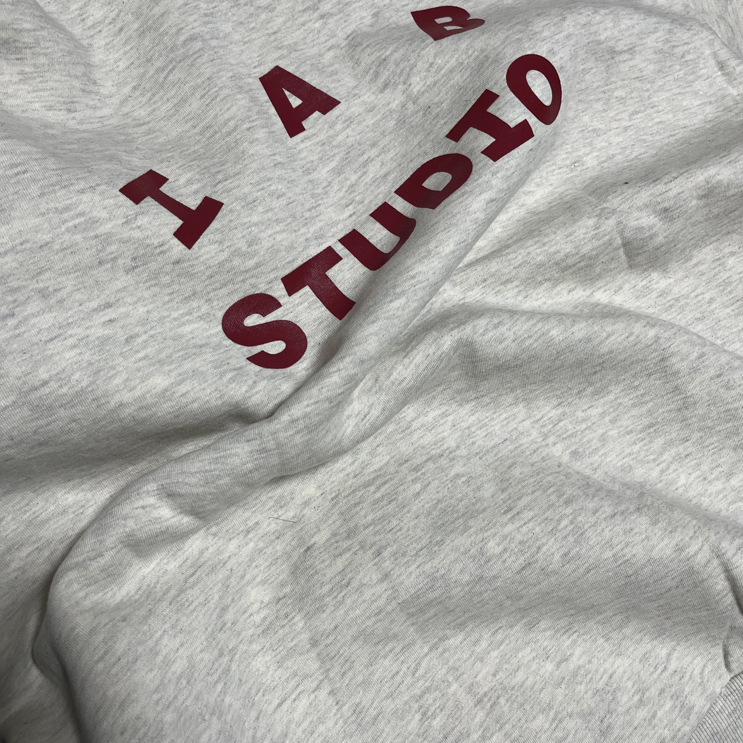 IAB Studio Half Zip-Up Oatmeal Burgundy 착용 스타일 - 2