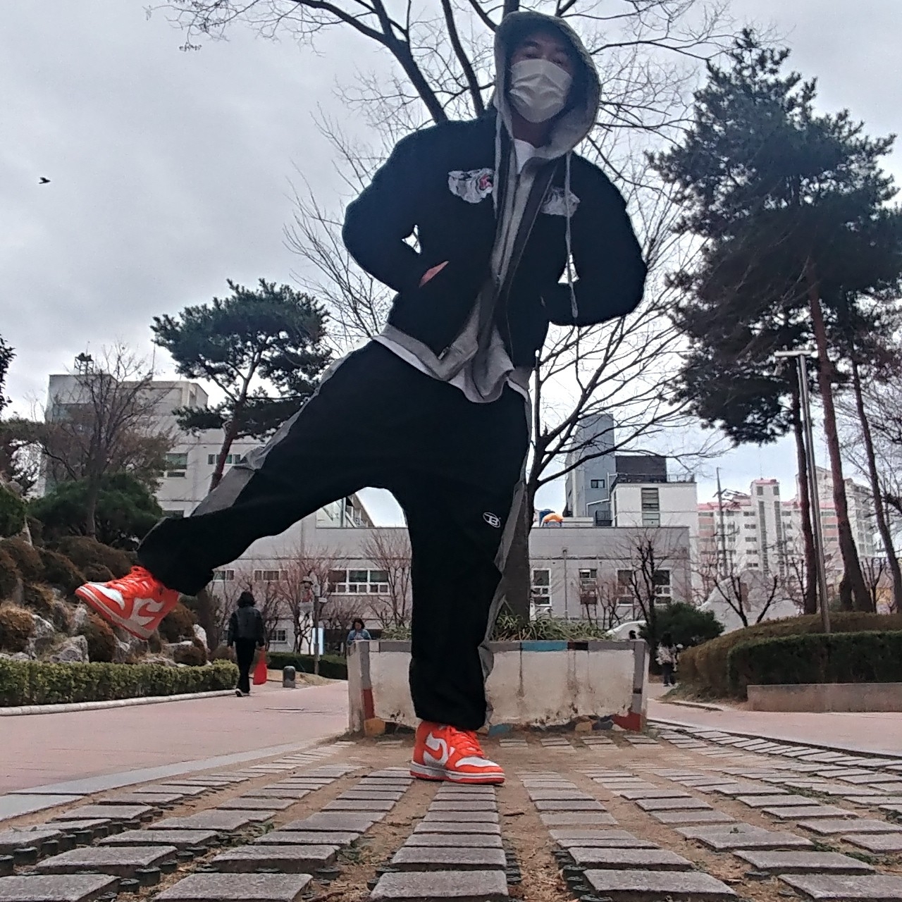 Nike Dunk High Retro Orange Blaze 착용 스타일 - 3