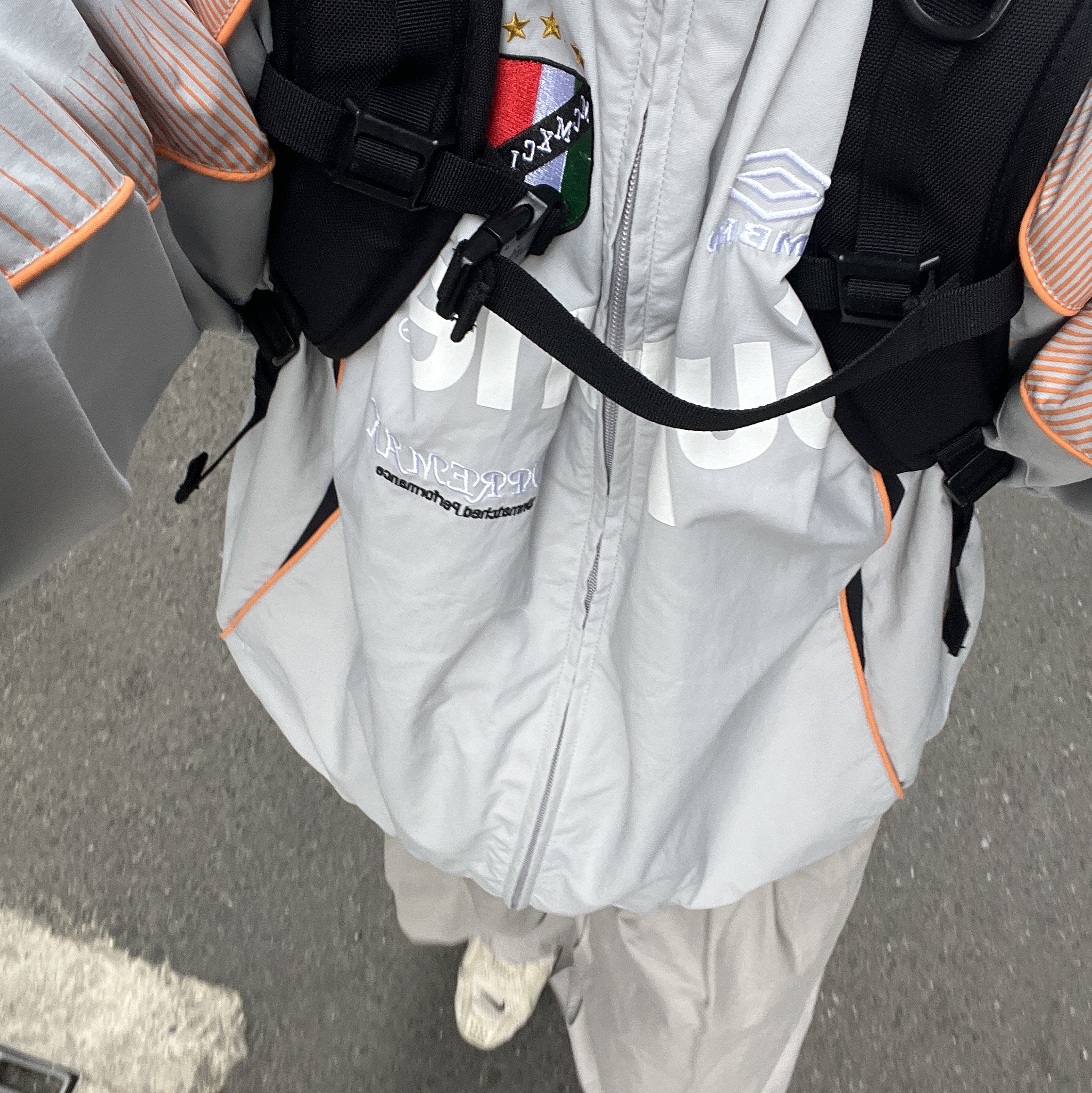 Supreme x Umbro Track Jacket Grey - 22SS, Nike x Stussy Air Zoom Spiridon Cage 2 Fossil 착용 스타일 - 1