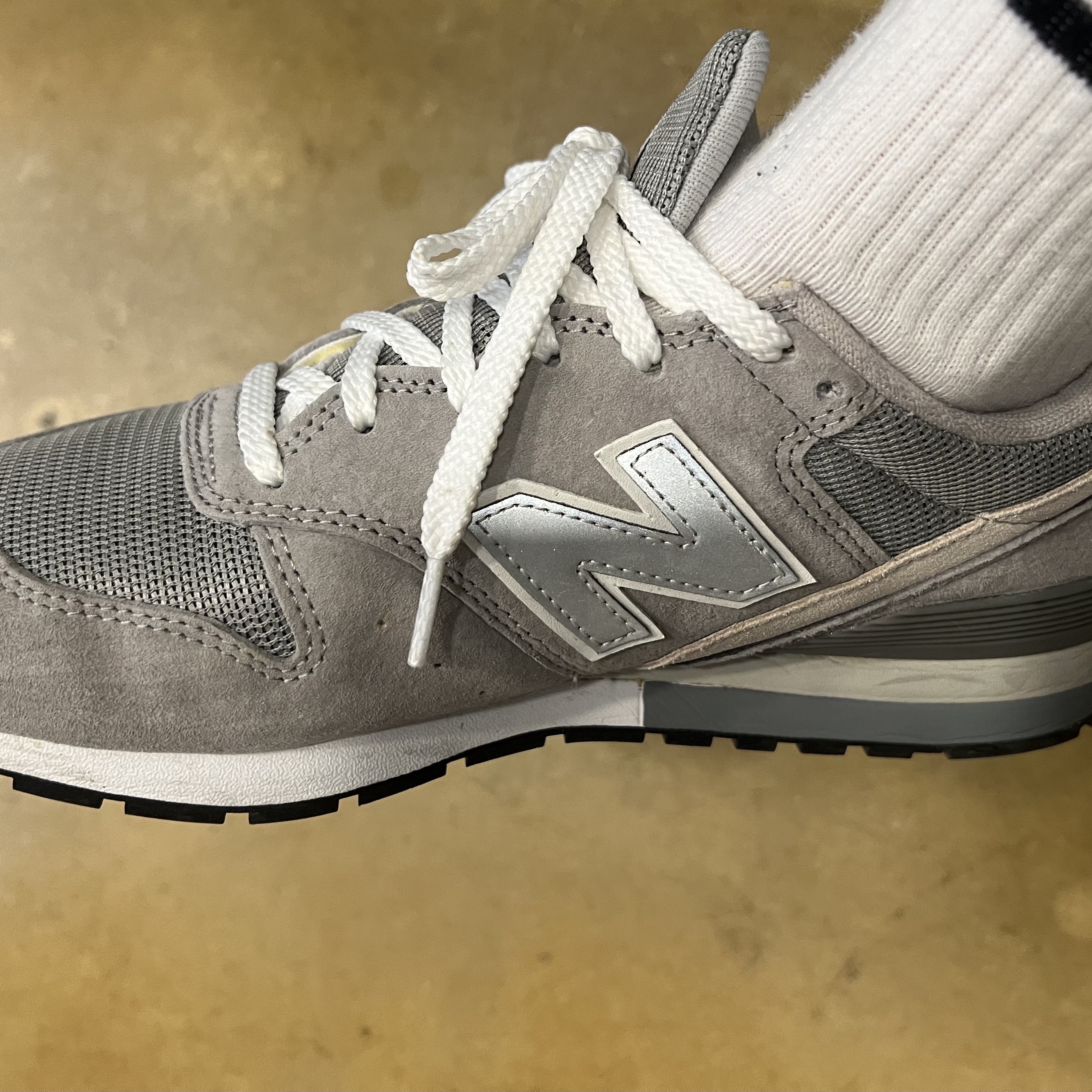 New Balance 996 Grey 착용 스타일