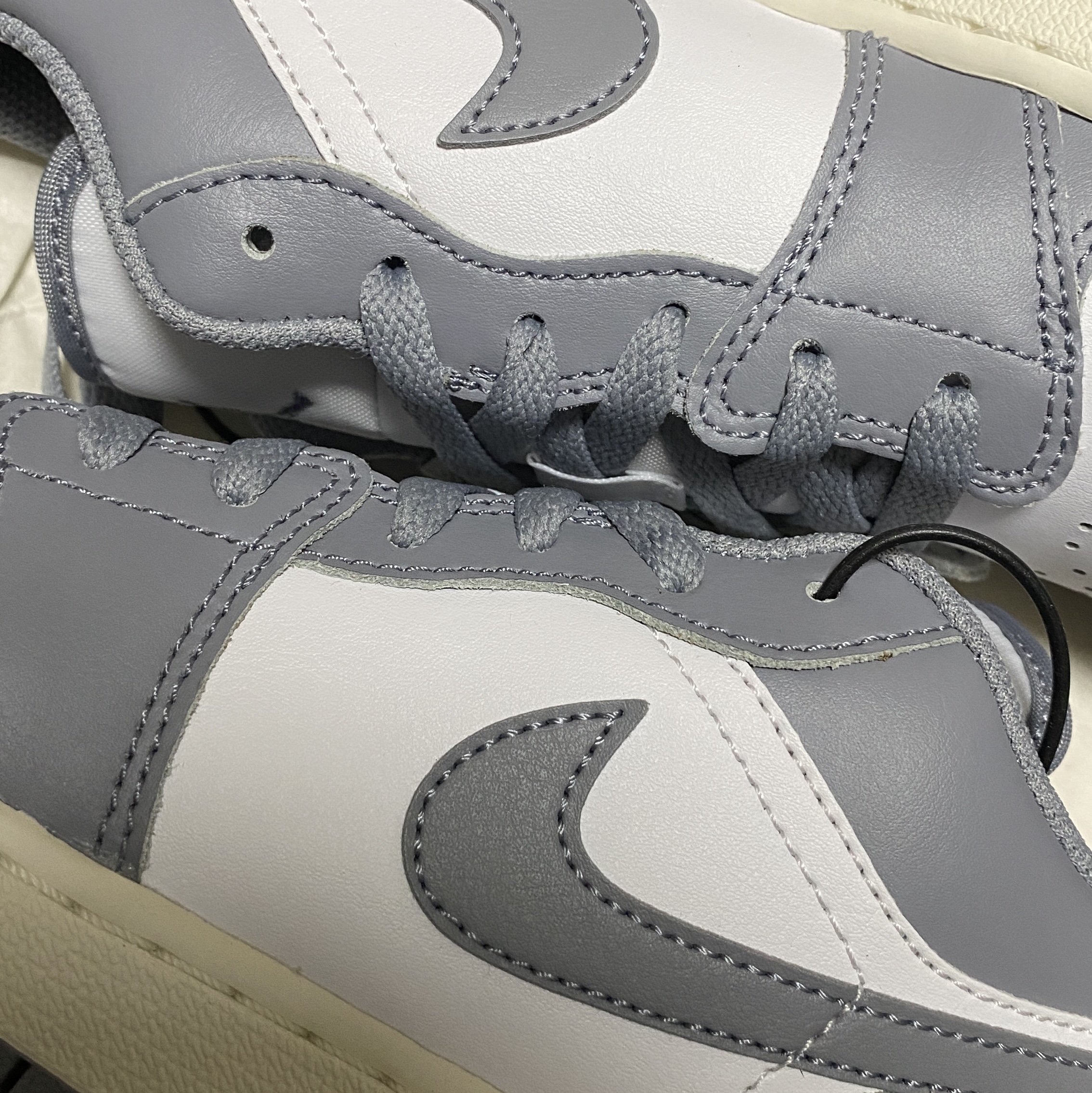 (GS) Jordan 1 Low Stealth and White 착용 스타일