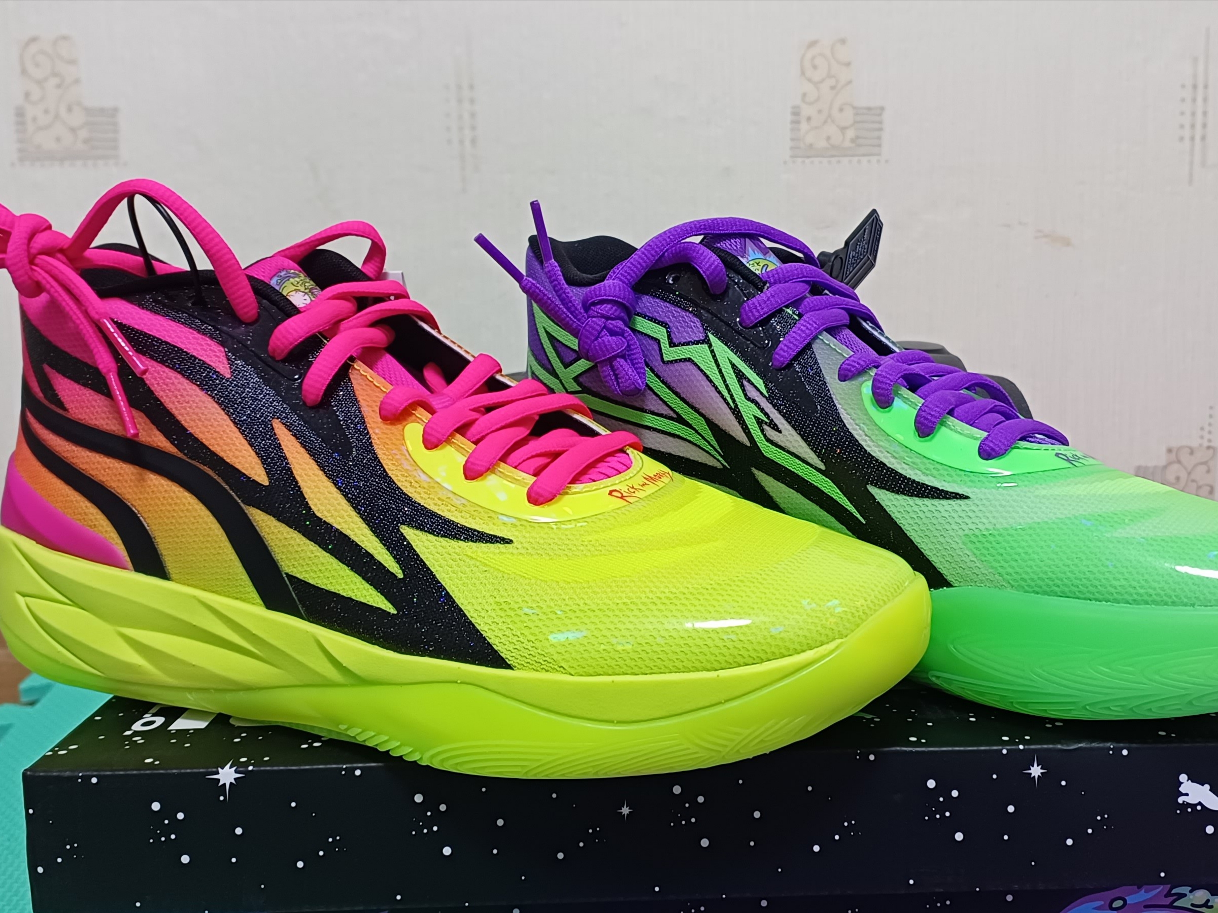 Puma x Rick & Morty MB.02 Lamelo Ball Safety Yellow Elektro Green 착용 스타일