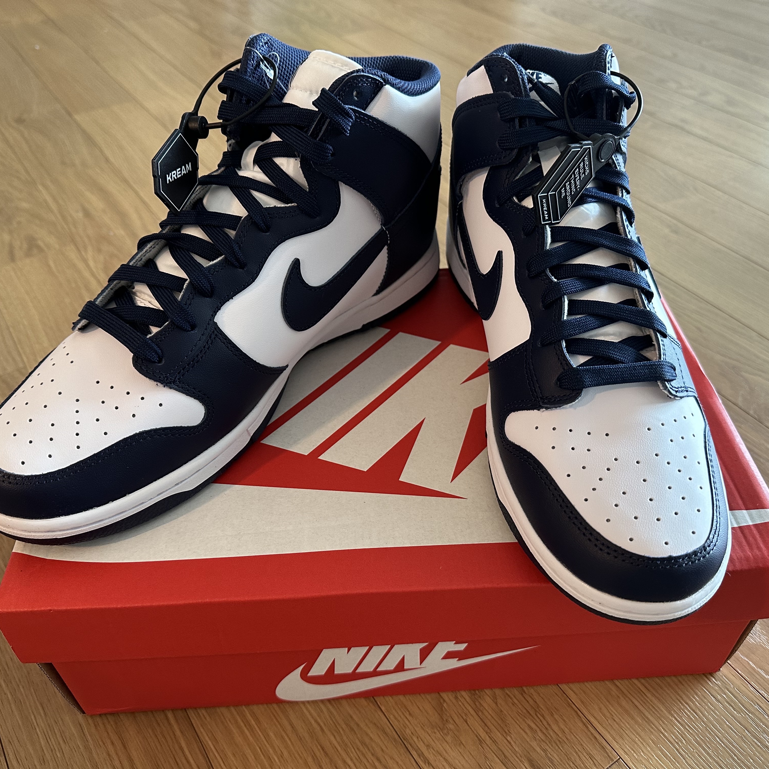 Nike Dunk High Retro Championship Navy 착용 스타일 - 2