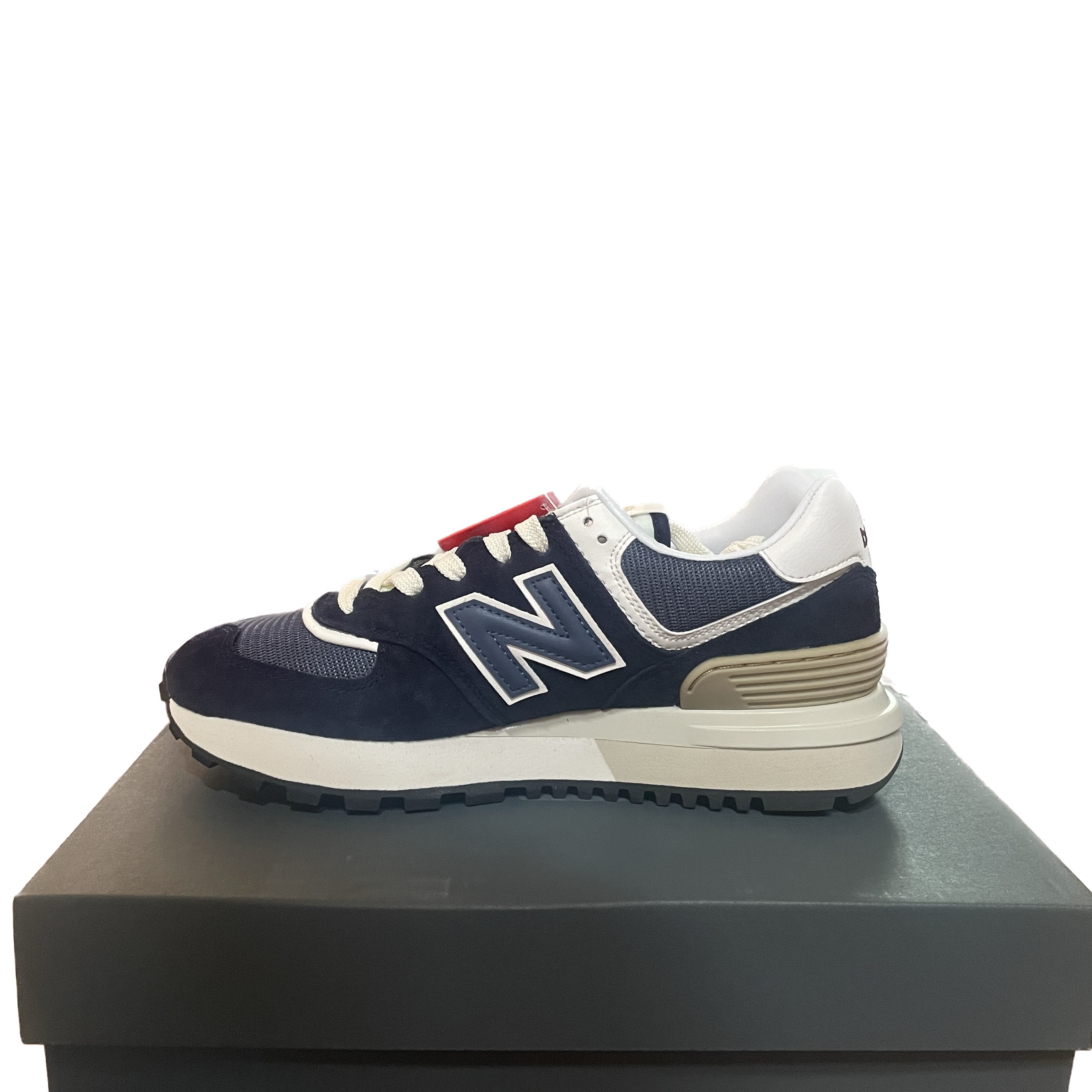 New Balance 574 Legacy Navy 착용 스타일