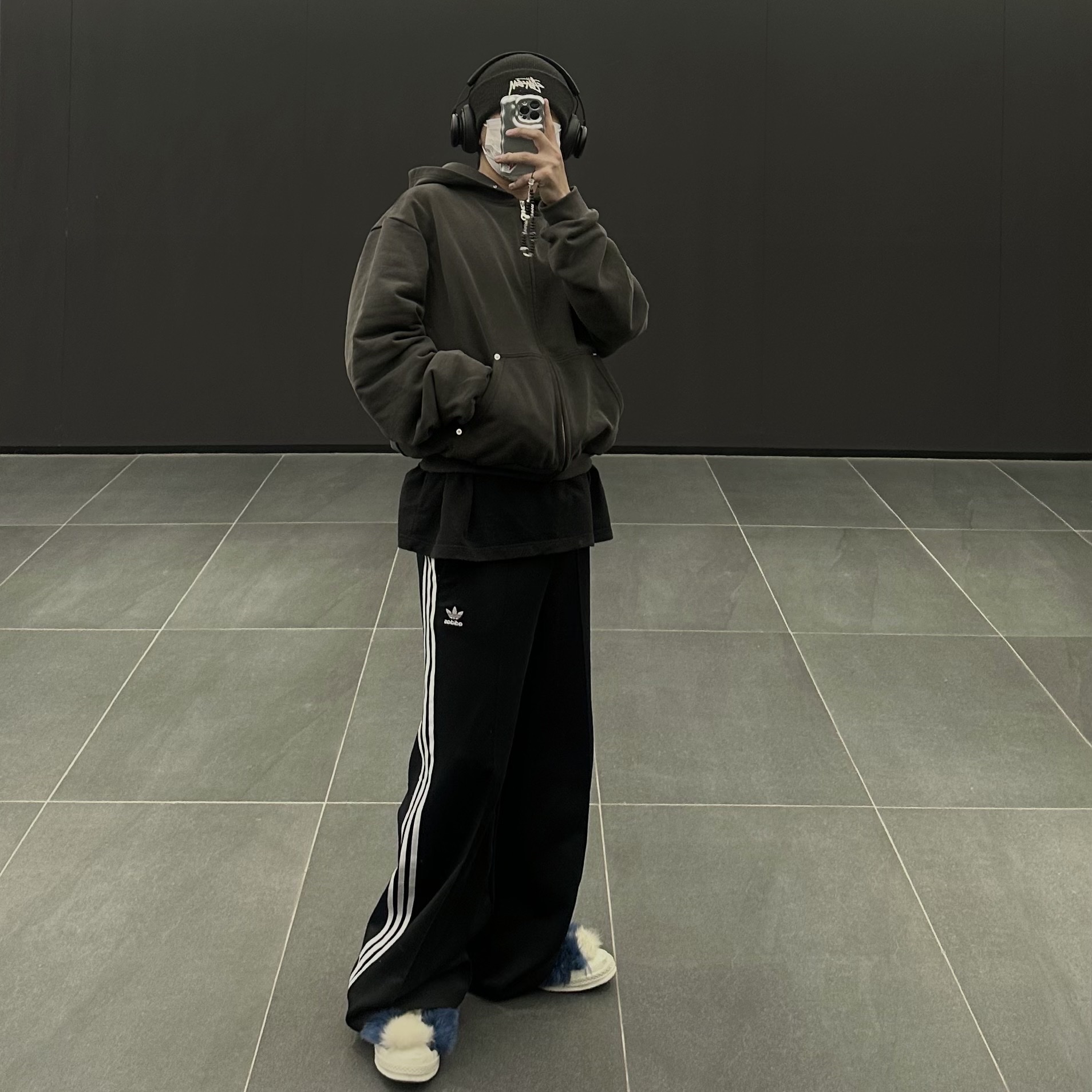 Converse x Ambush Chuck 70 Fuzzy Navy Blue 착용 스타일 - 2