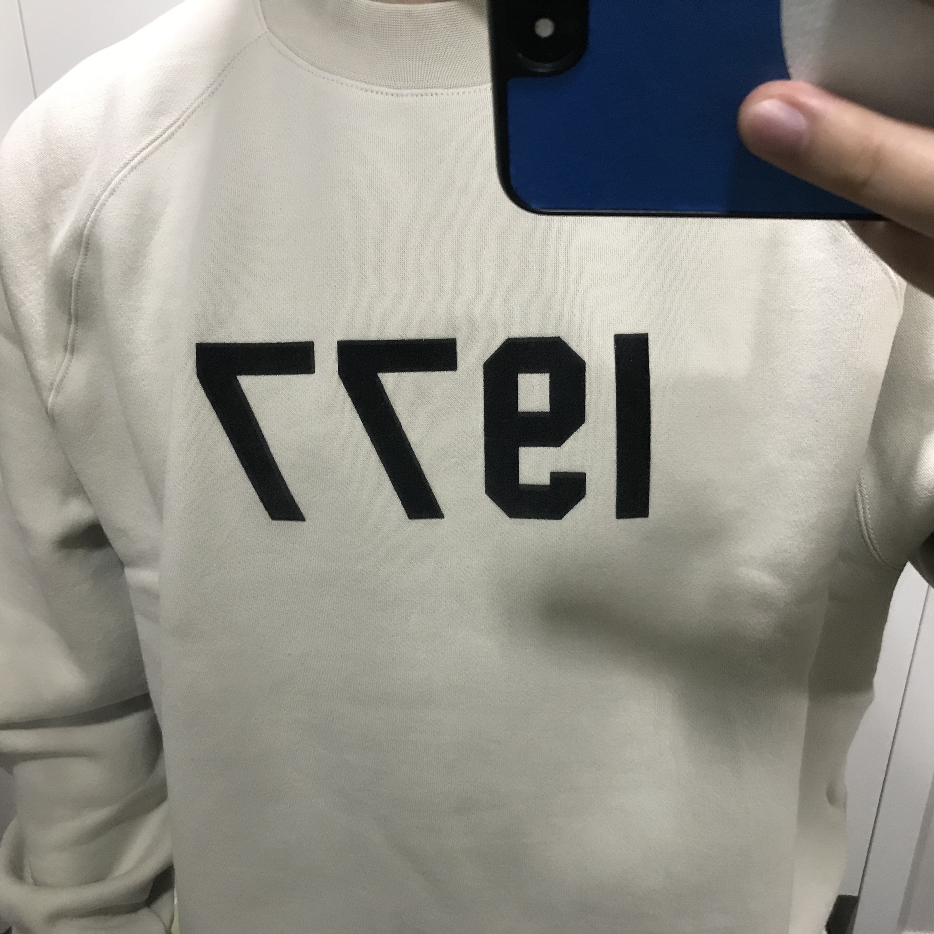 Essentials 1977 Crewneck Sweatshirt Wheat - 22SS 착용 스타일