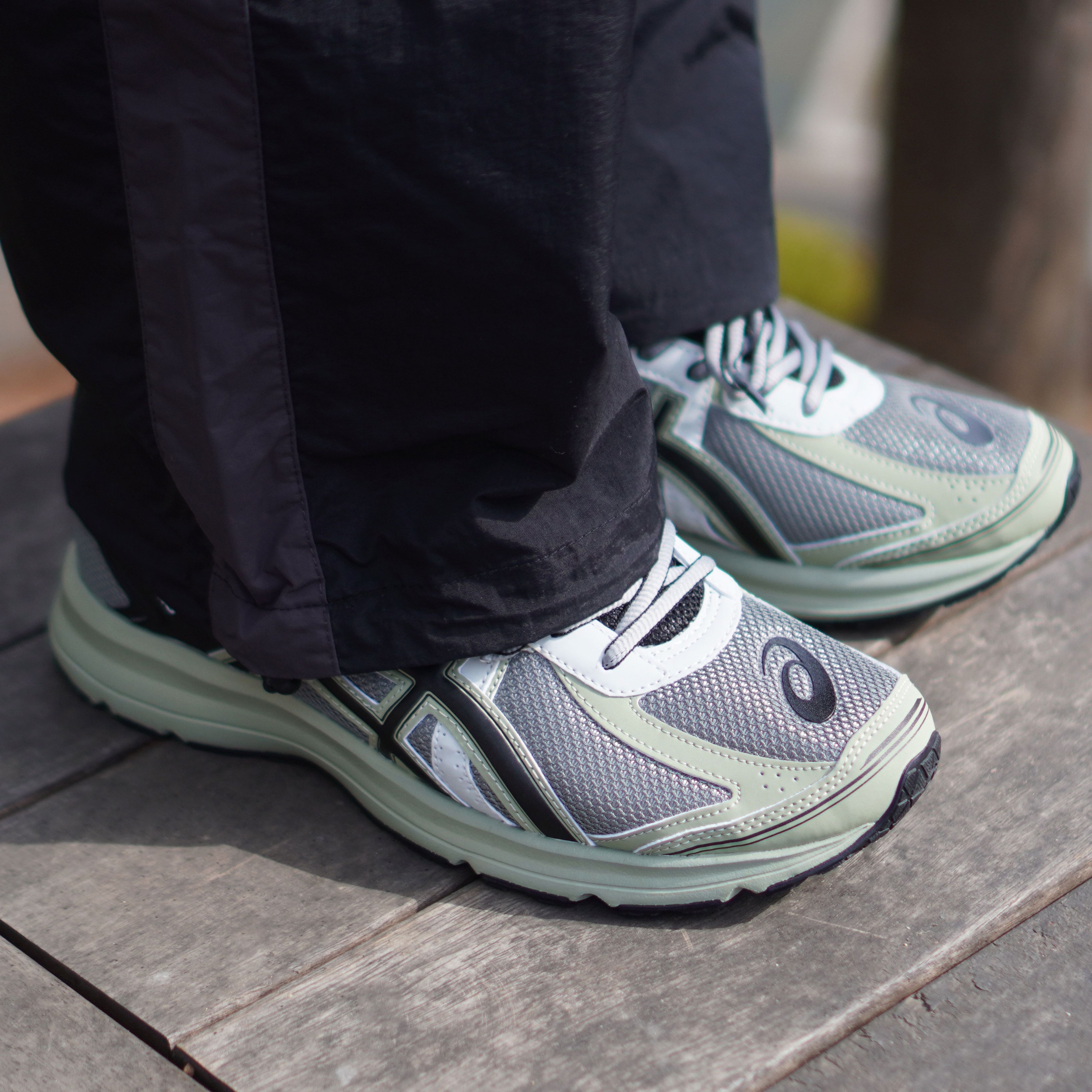 Asics Jog 100 S Sheet Rock - 2E Wide 착용 스타일 - 4