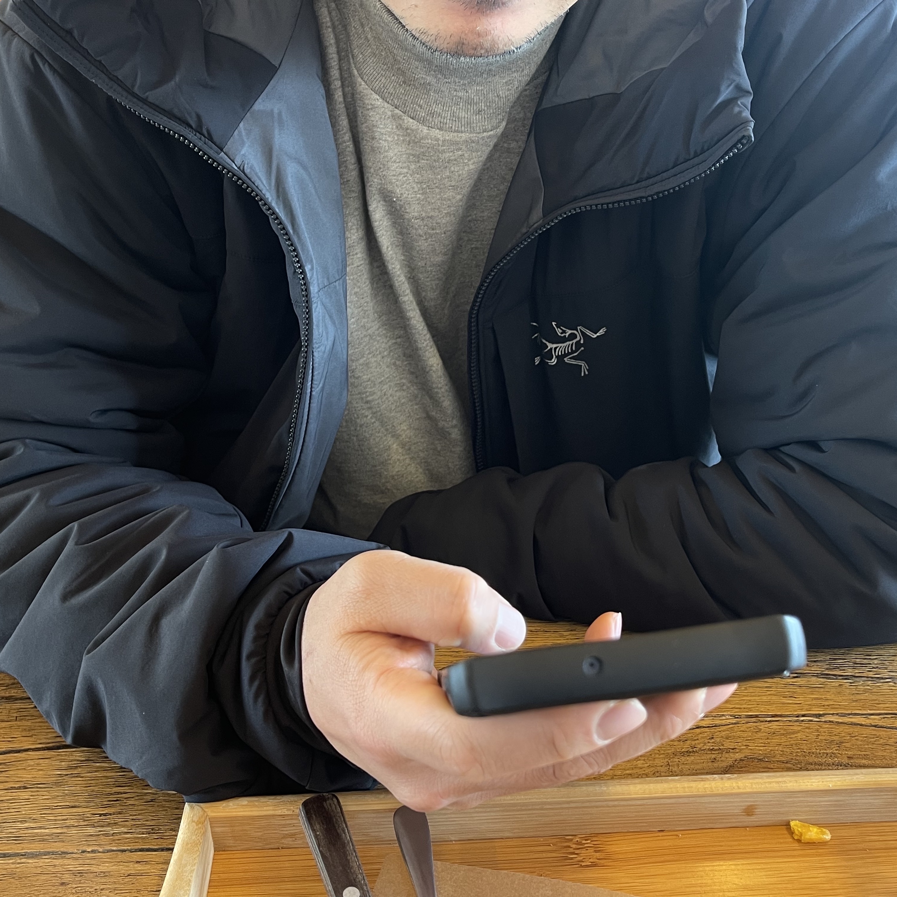 Arc'teryx Proton LT Hoody Black 착용 스타일