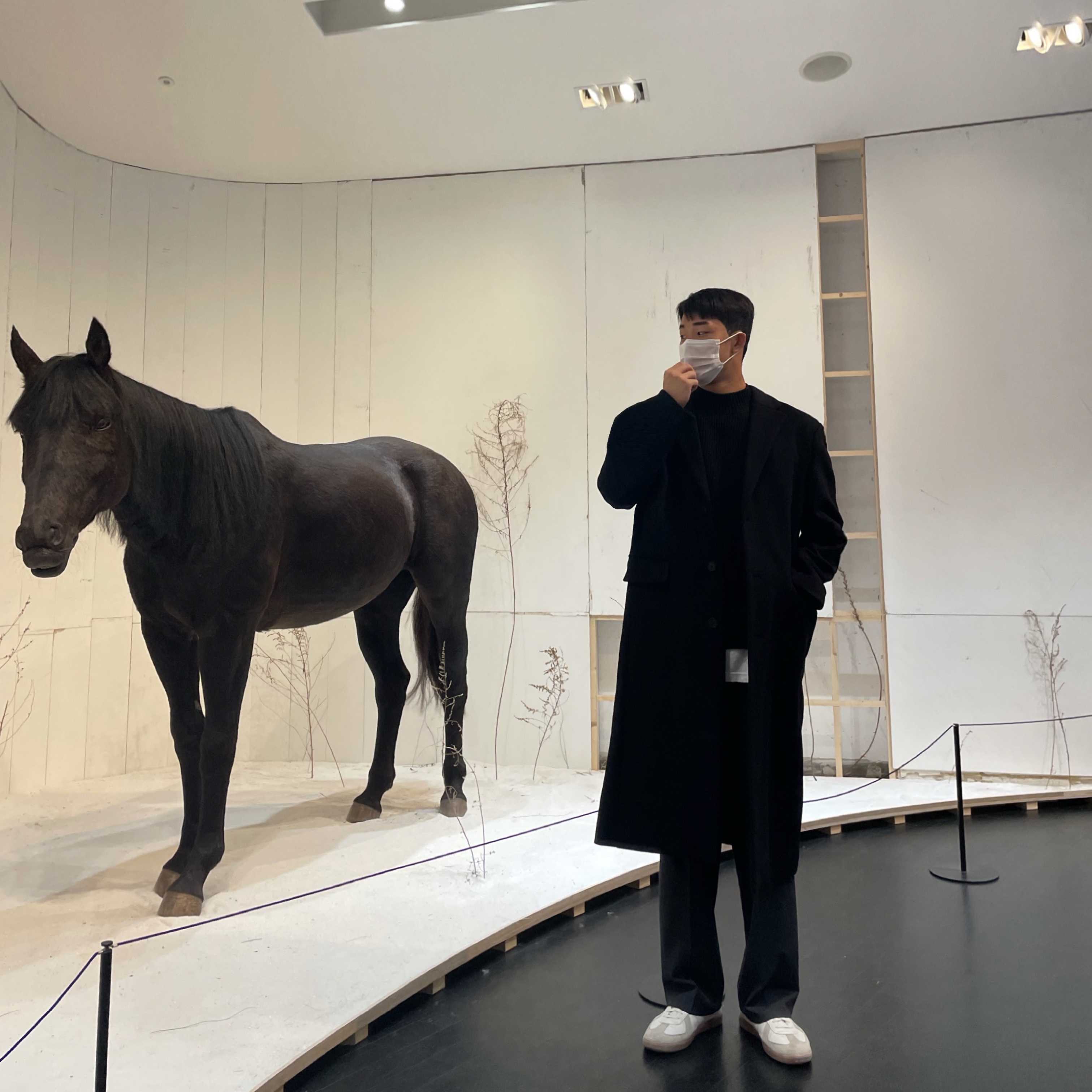 Maison Margiela Calfskin Replica Sneakers 착용 스타일