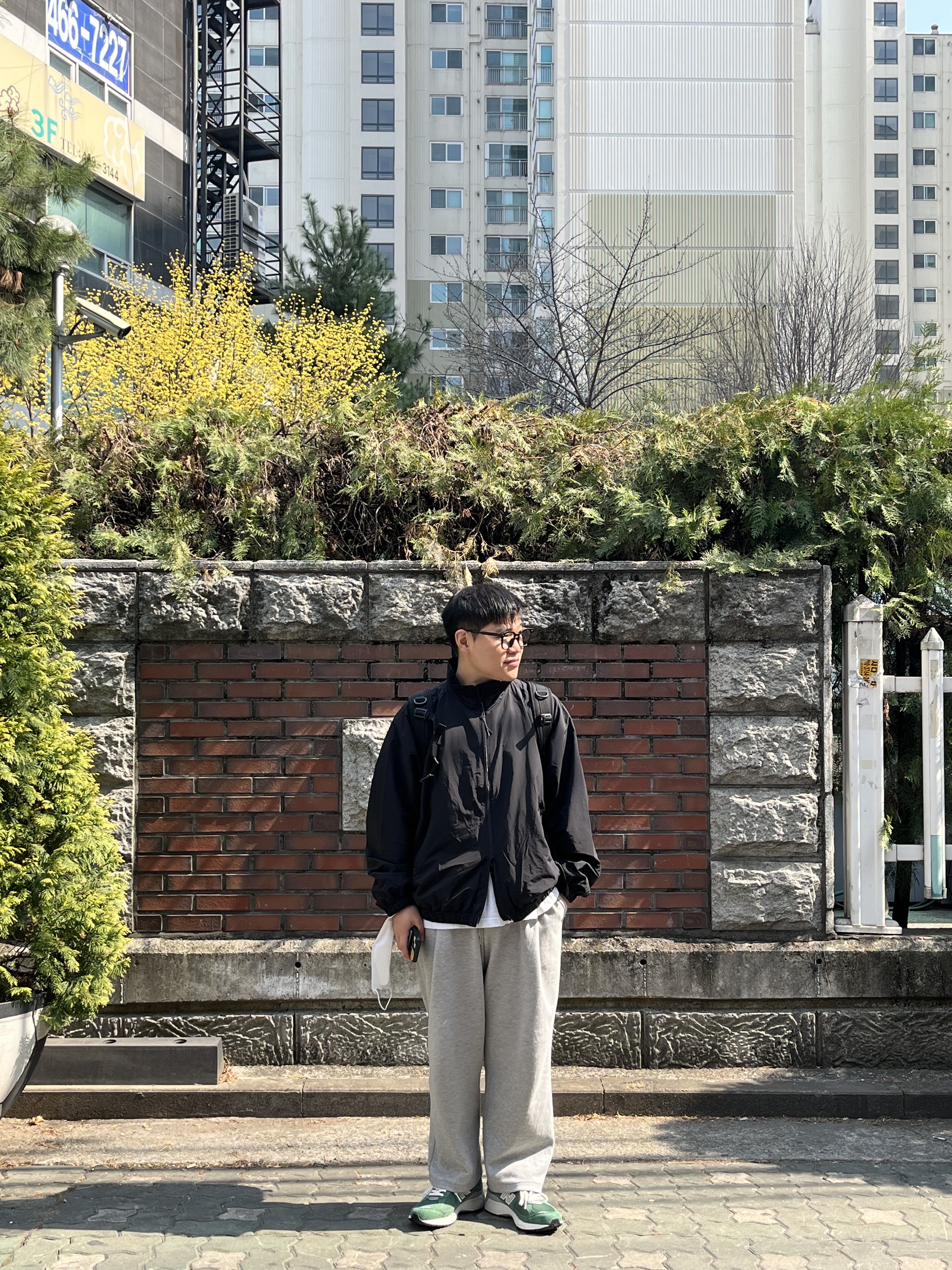 New Balance 2002R Jade Green 착용 스타일 - 2