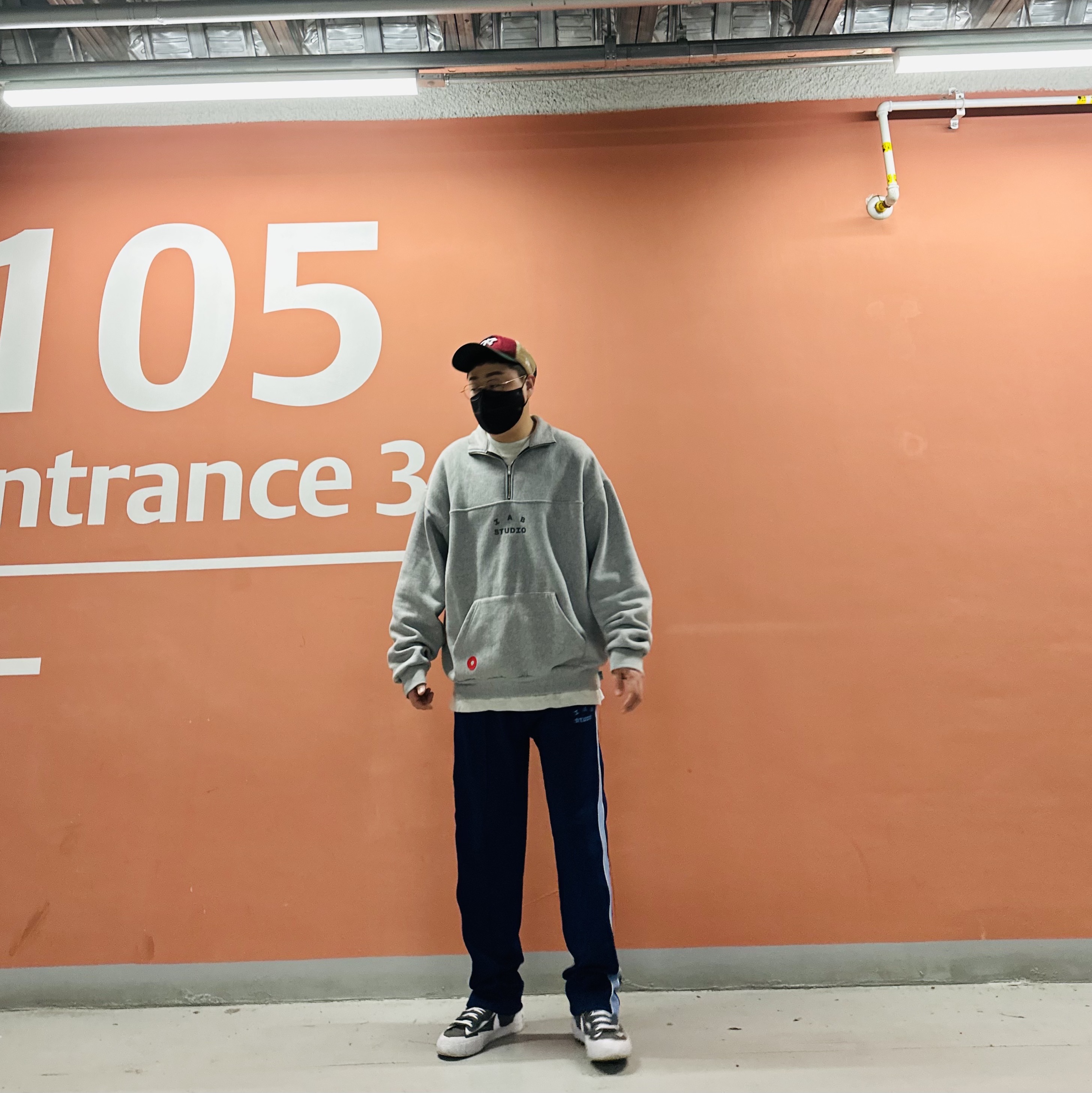 IAB Studio x New Era New York Cap Multi, IAB Studio x Hyundai Mobis Half Zip Pullover Grey 착용 스타일 - 4