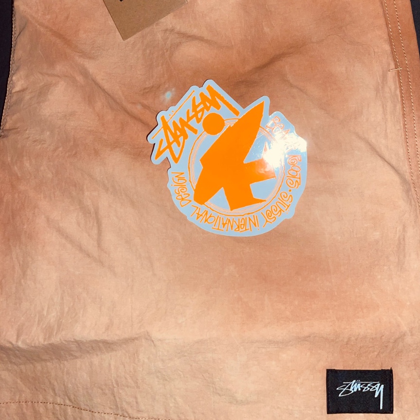 Stussy Wave Dye Nylon Shorts Orange 착용 스타일 - 1