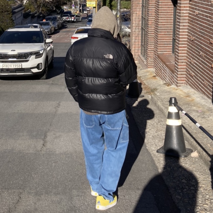 Adidas Adimatic Bright Yellow Blue 착용 스타일