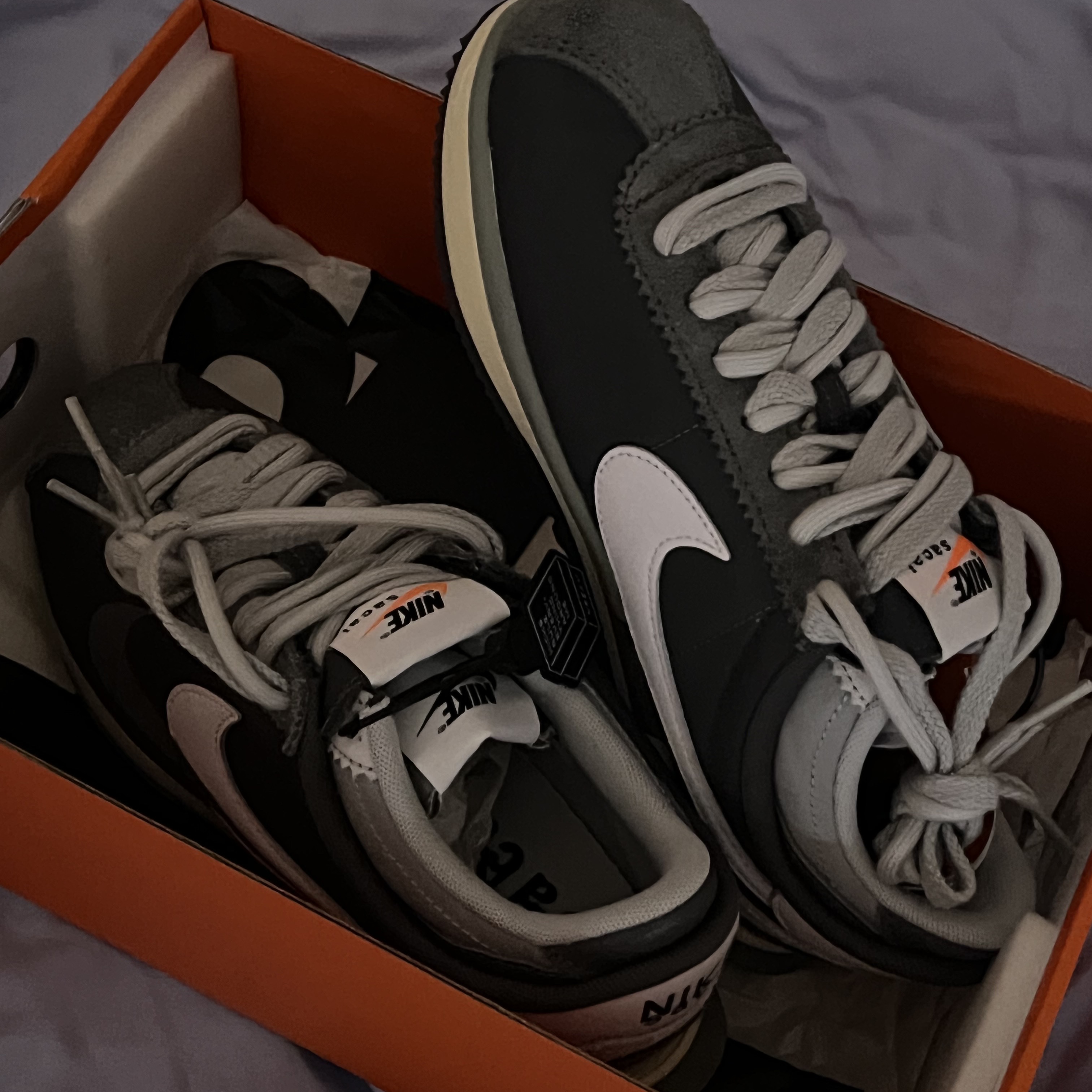 Nike x Sacai Zoom Cortez SP Iron Grey 착용 스타일 - 3