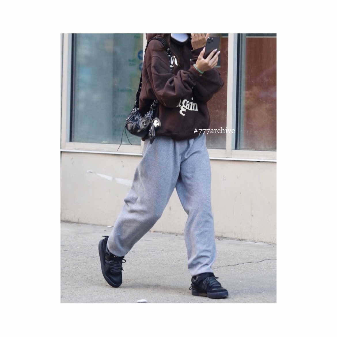 Cactus Plant Flea Market Born Again Hooded Sweatshirt Brown, Balenciaga Arena Lambskin Le Cagole XS Shoulder Bag Black 착용 스타일 - 4