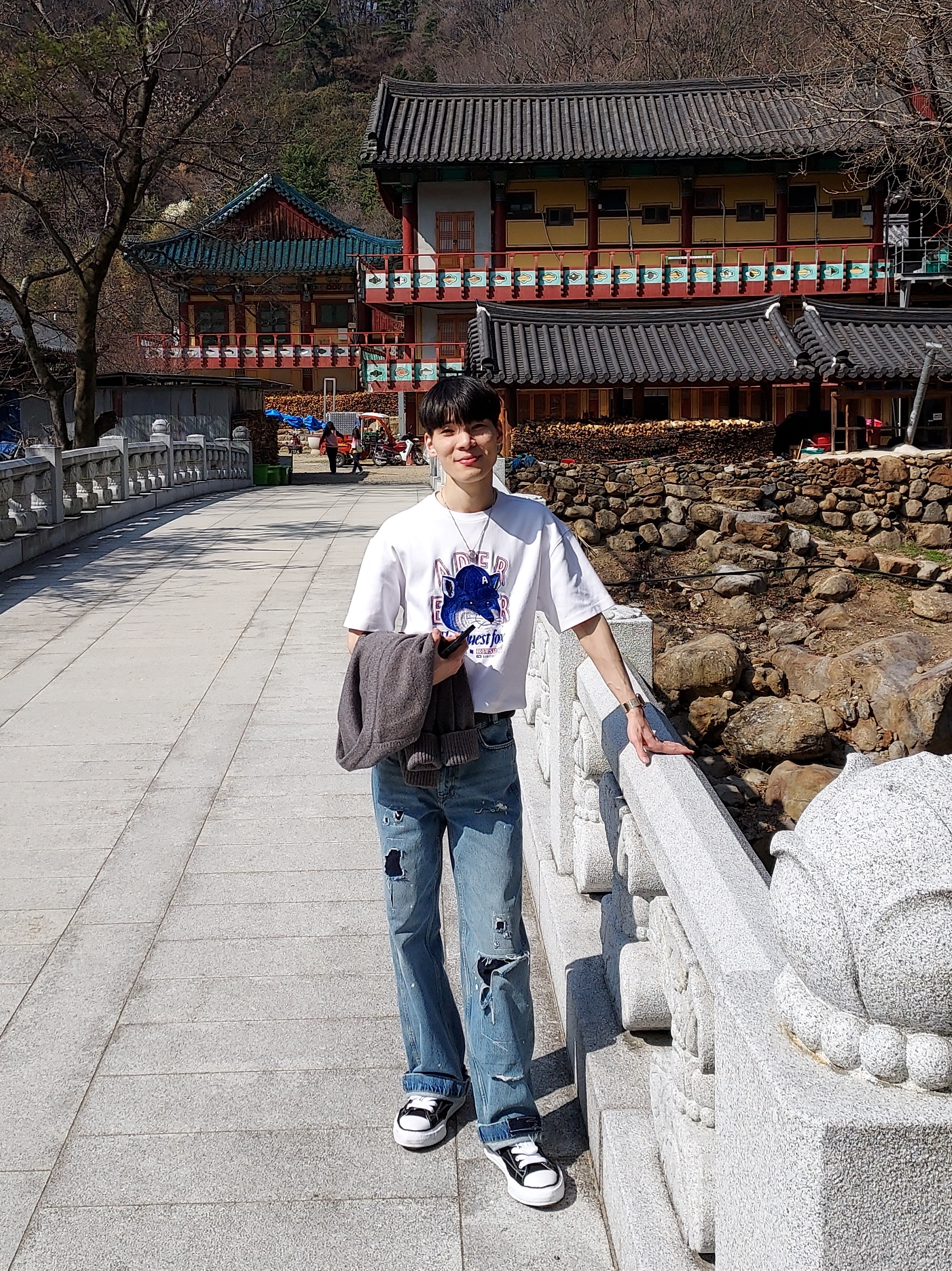 Maison Mihara Yasuhiro Peterson OG Sole Canvas Low Sneakers Black, Zara x Ader Error Patchwork Jeans Blue 착용 스타일 - 1