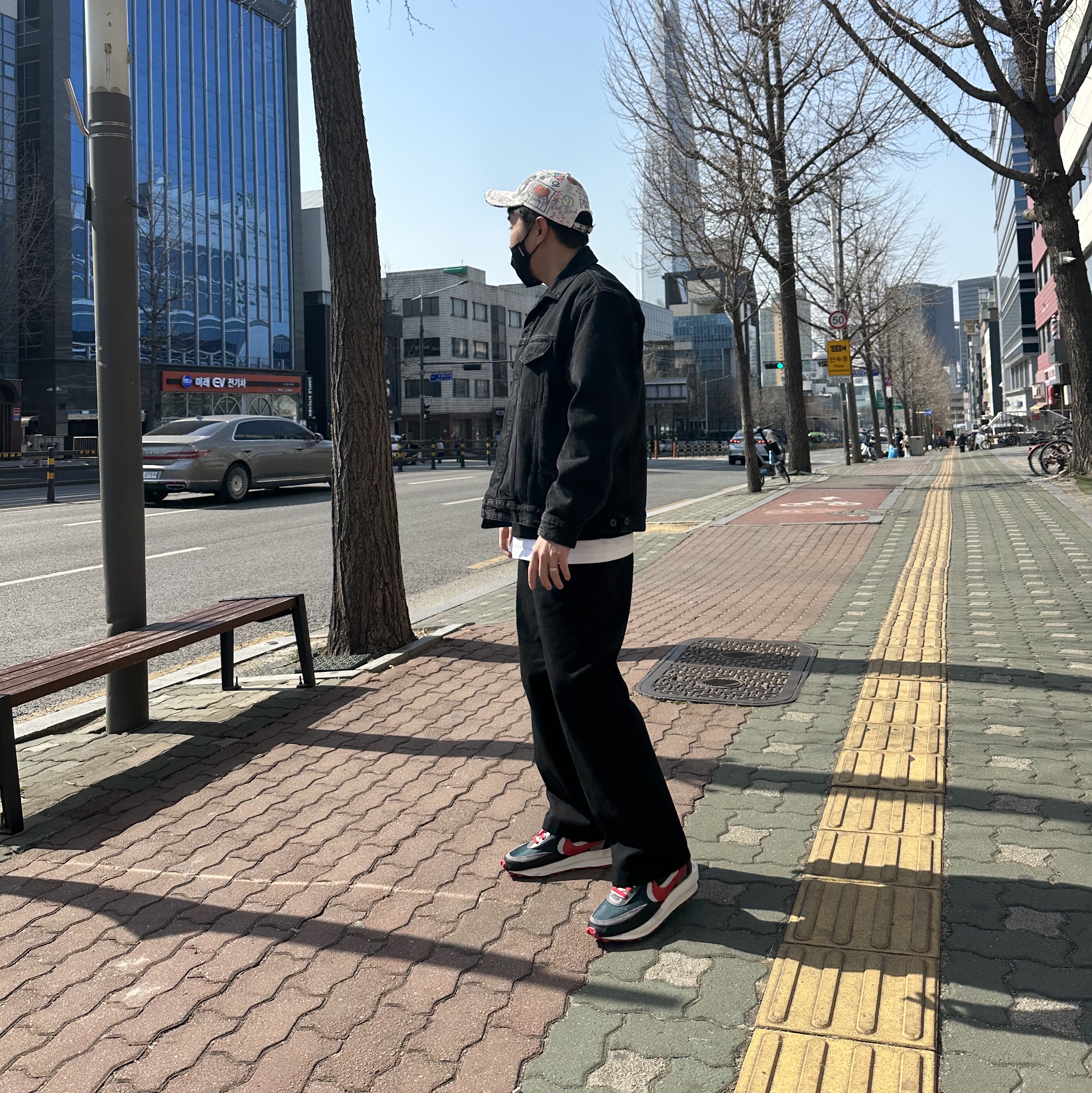 Nike x Sacai x Undercover LDWaffle Midnight Spruce University Red 착용 스타일