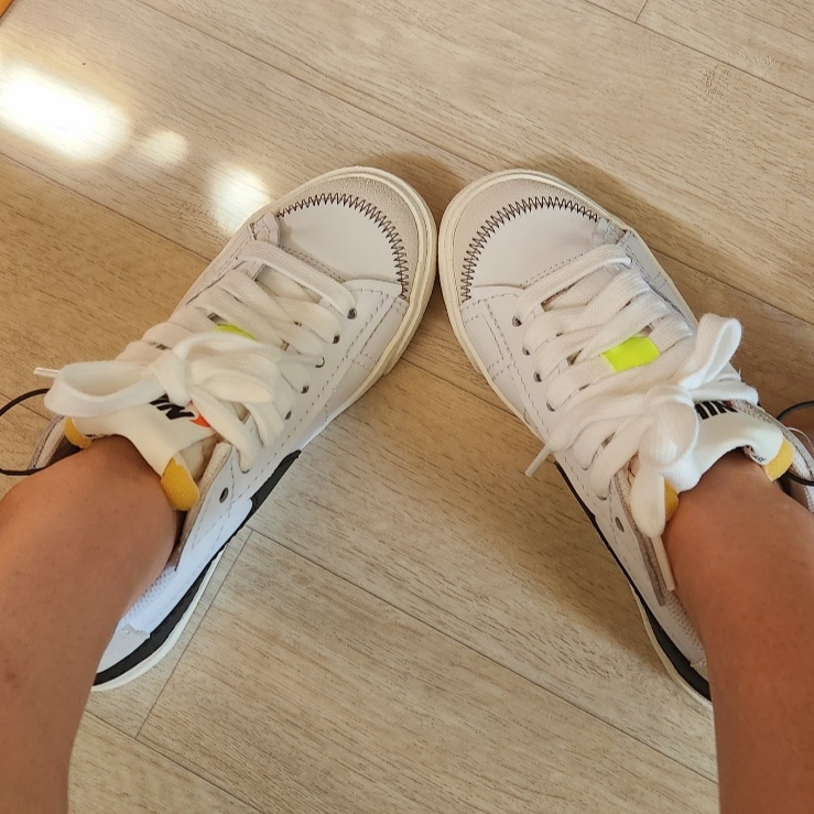 (W) Nike Blazer Low '77 Jumbo White Black Sail 착용 스타일 - 2