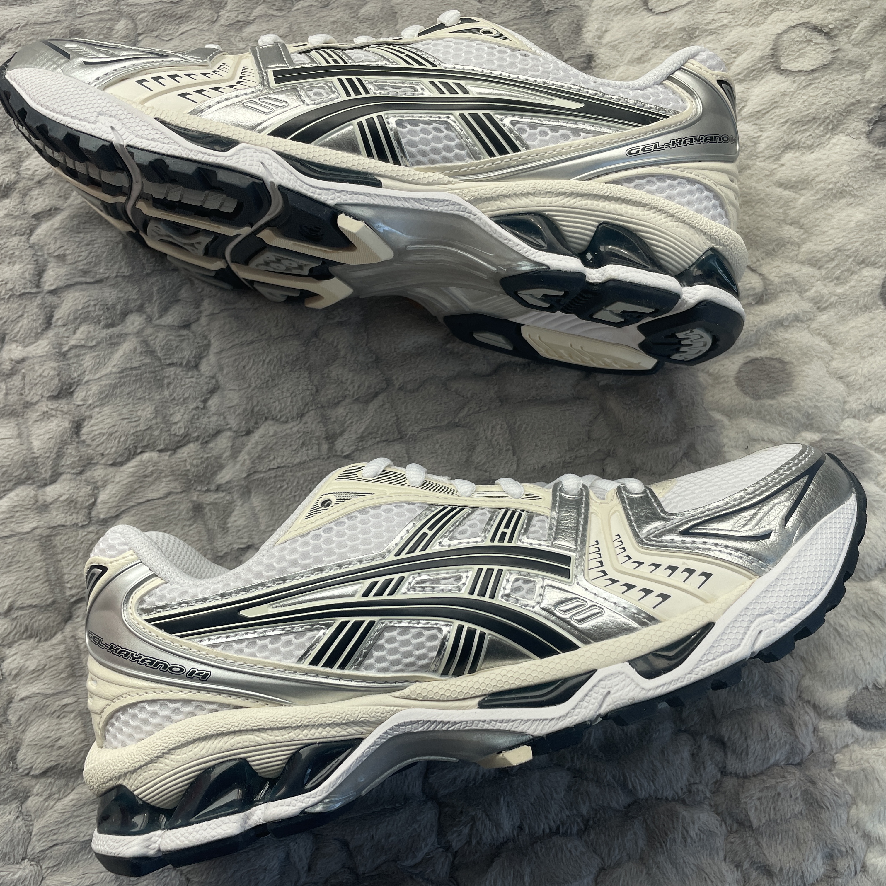 (W) Asics Gel-Kayano 14 White Midnight 착용 스타일 - 1