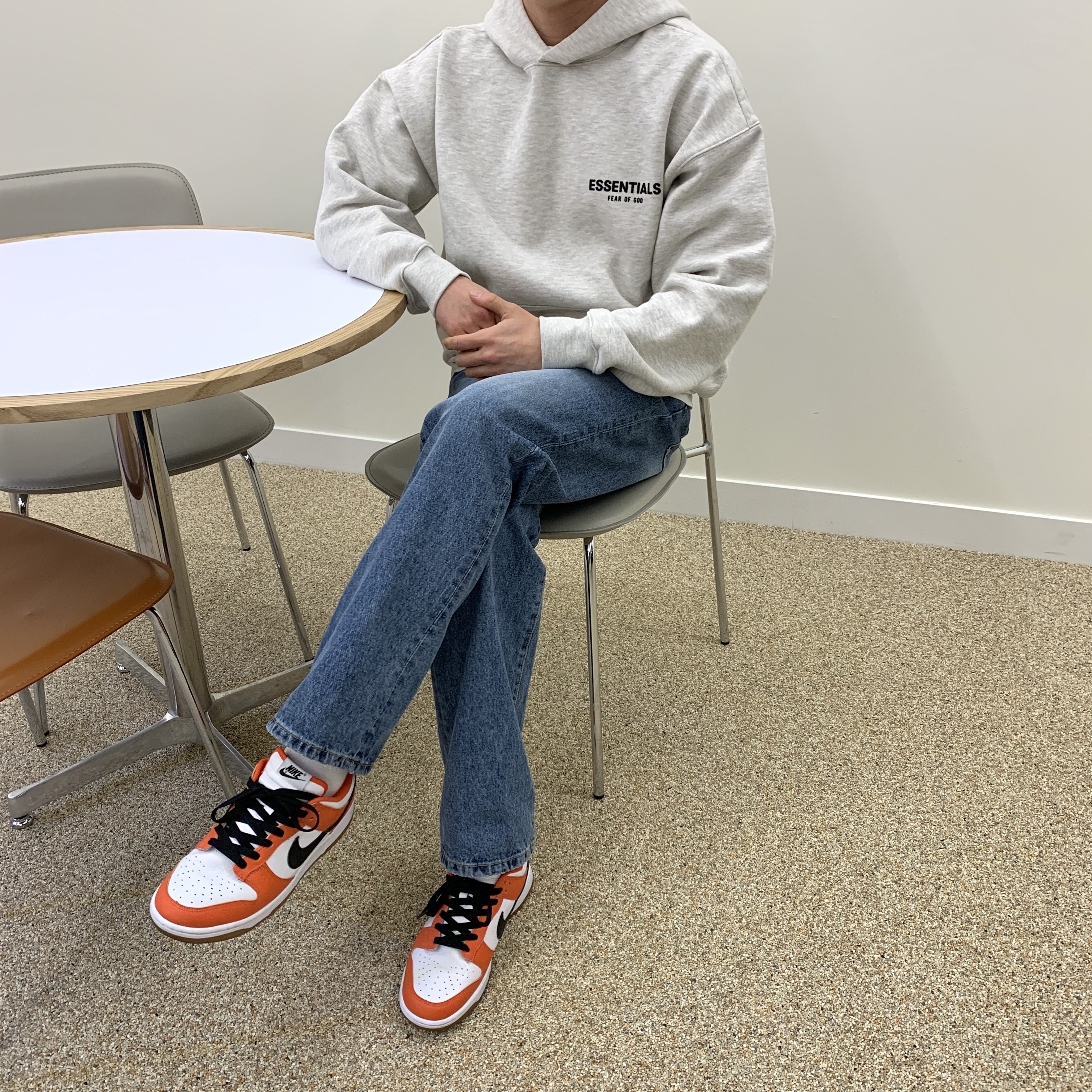 Essentials The Core Collection Hoodie Light Oatmeal, (W) Nike Dunk Low Essential Brilliant Orange 착용 스타일 - 1