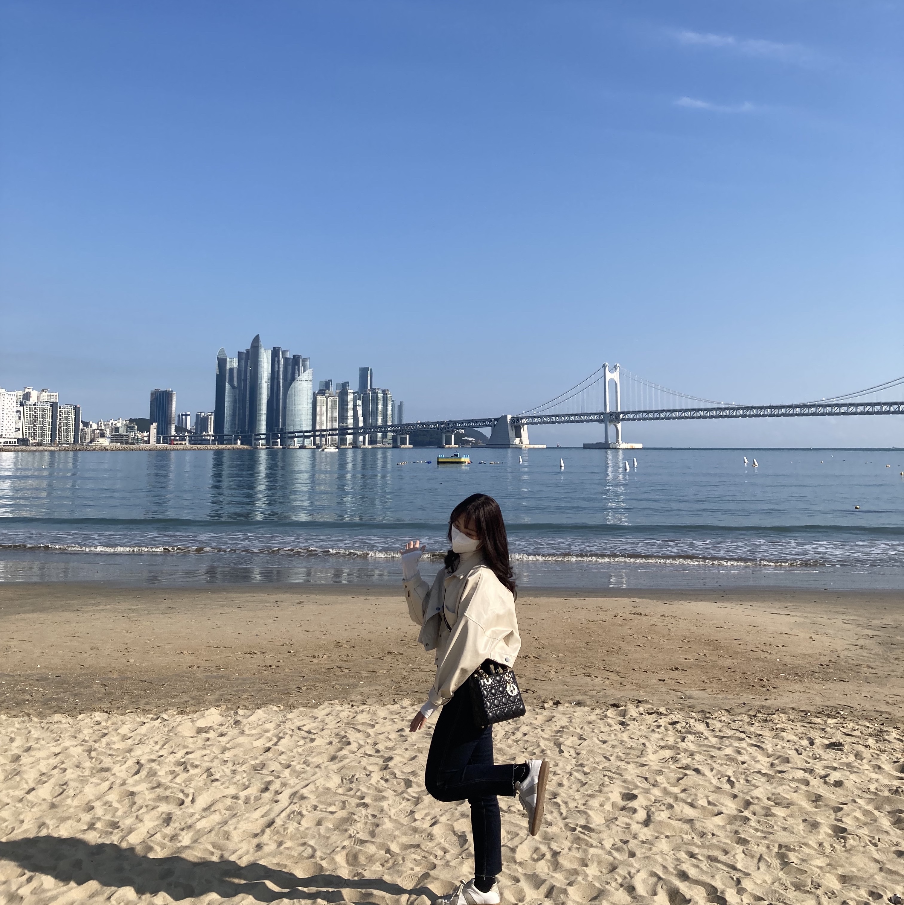 Dior Small Lady Bag My ABCDior Cannage Lambskin Black, Maison Margiela Calfskin Replica Sneakers 착용 스타일 - 1