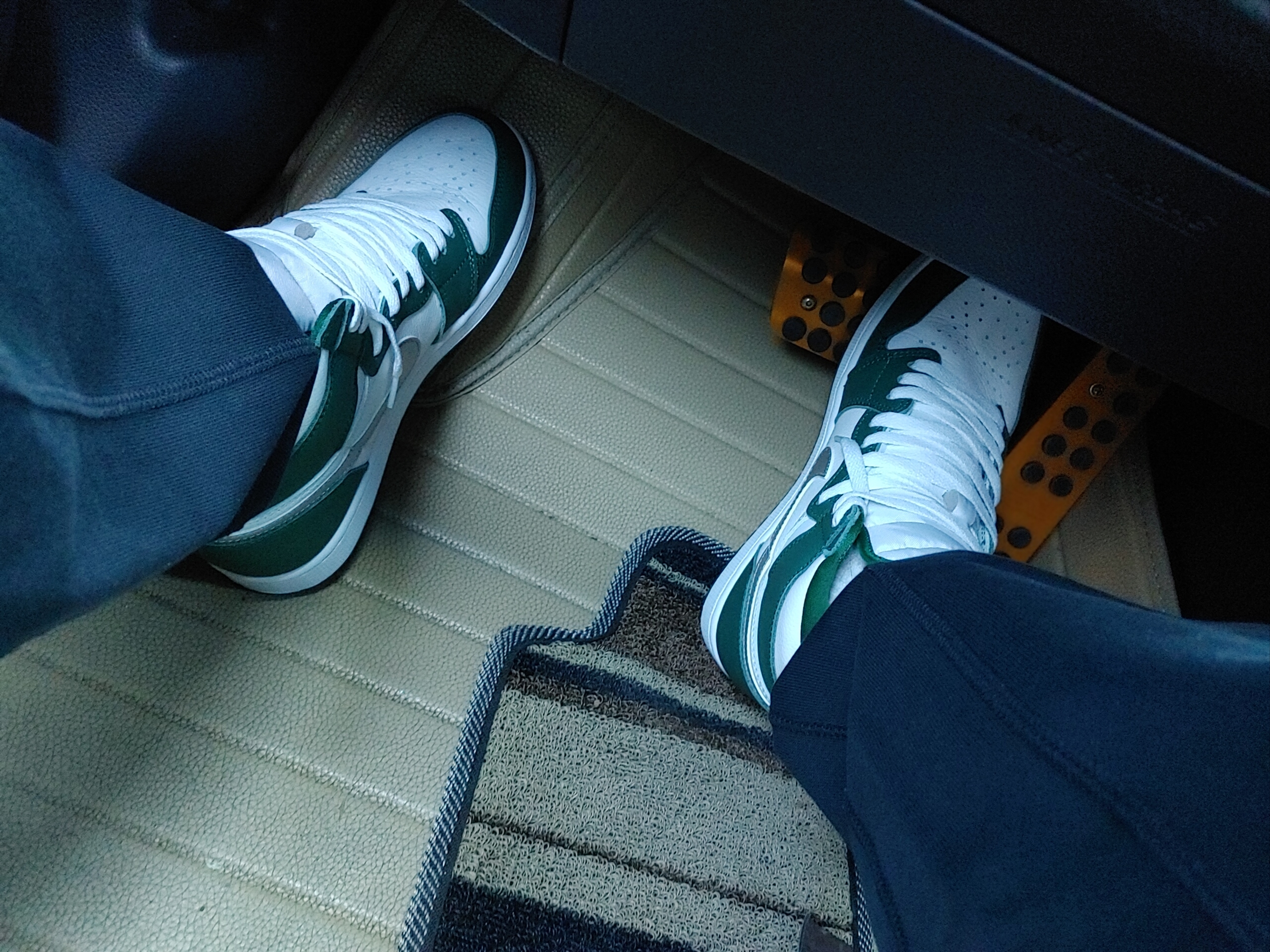Jordan 1 Retro High OG Gorge Green 착용 스타일