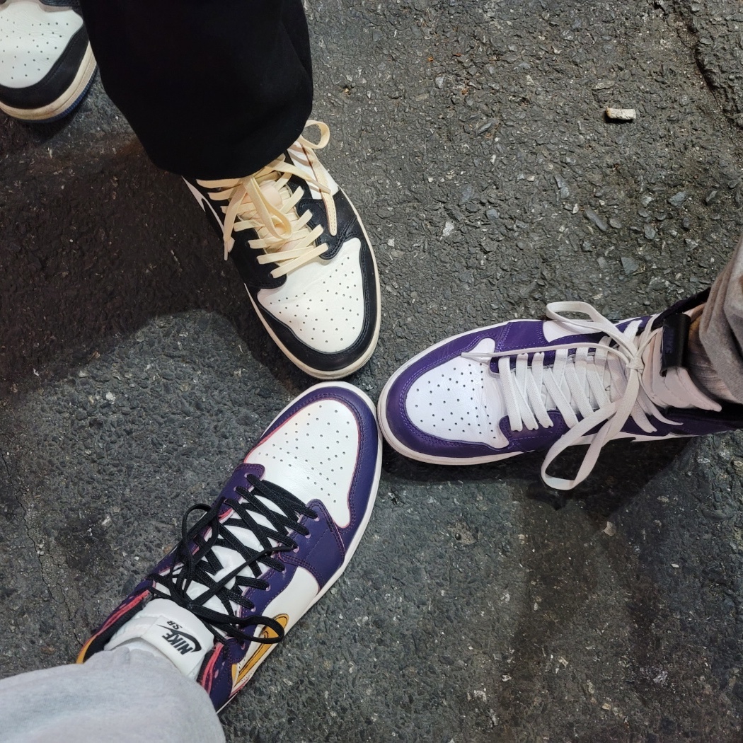 Jordan 1 Retro High OG Defiant SB LA to Chicago, Jordan 1 x Travis Scott x Fragment Retro Low OG SP Military Blue 착용 스타일