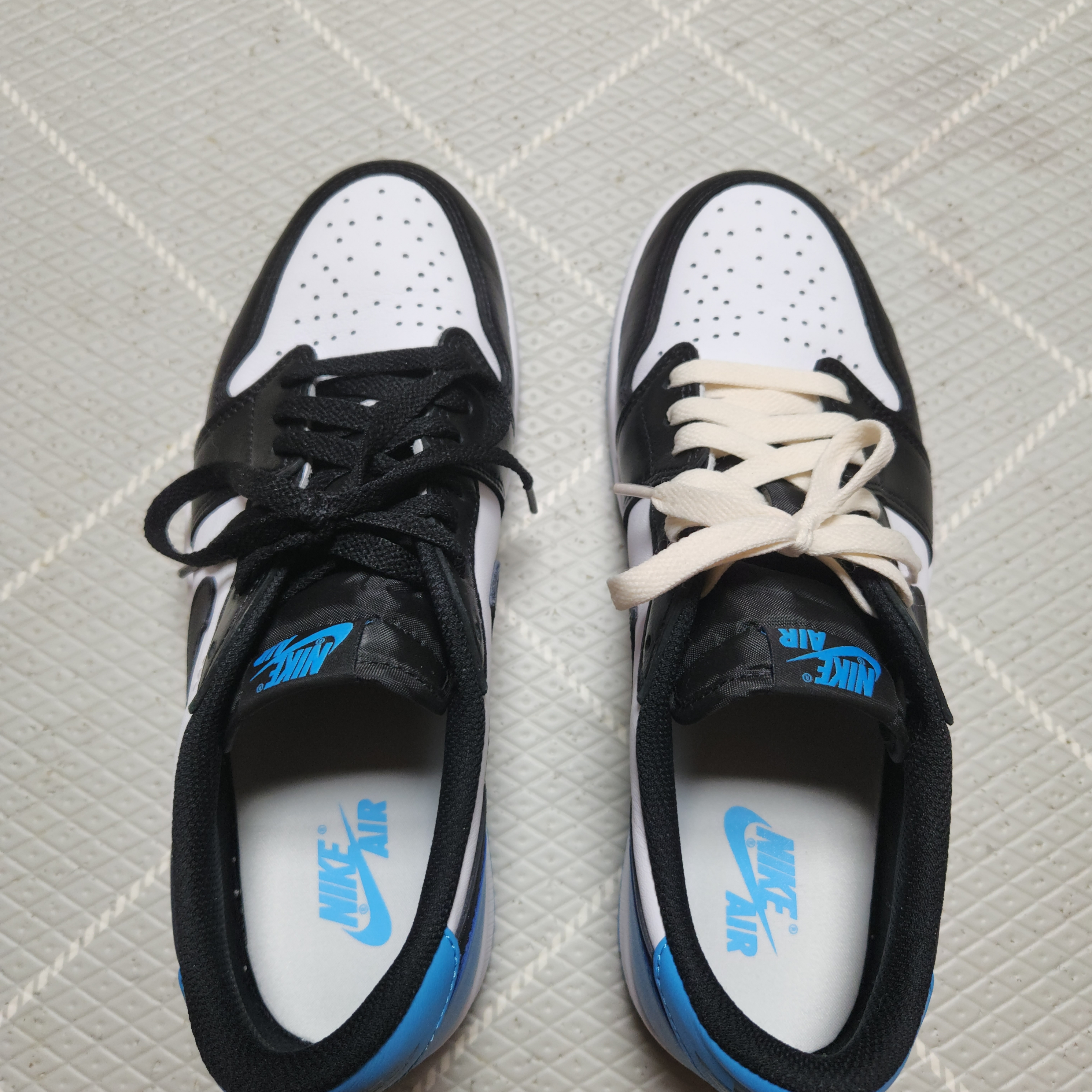 Jordan 1 Retro Low OG Black and Dark Powder Blue 착용 스타일 - 5