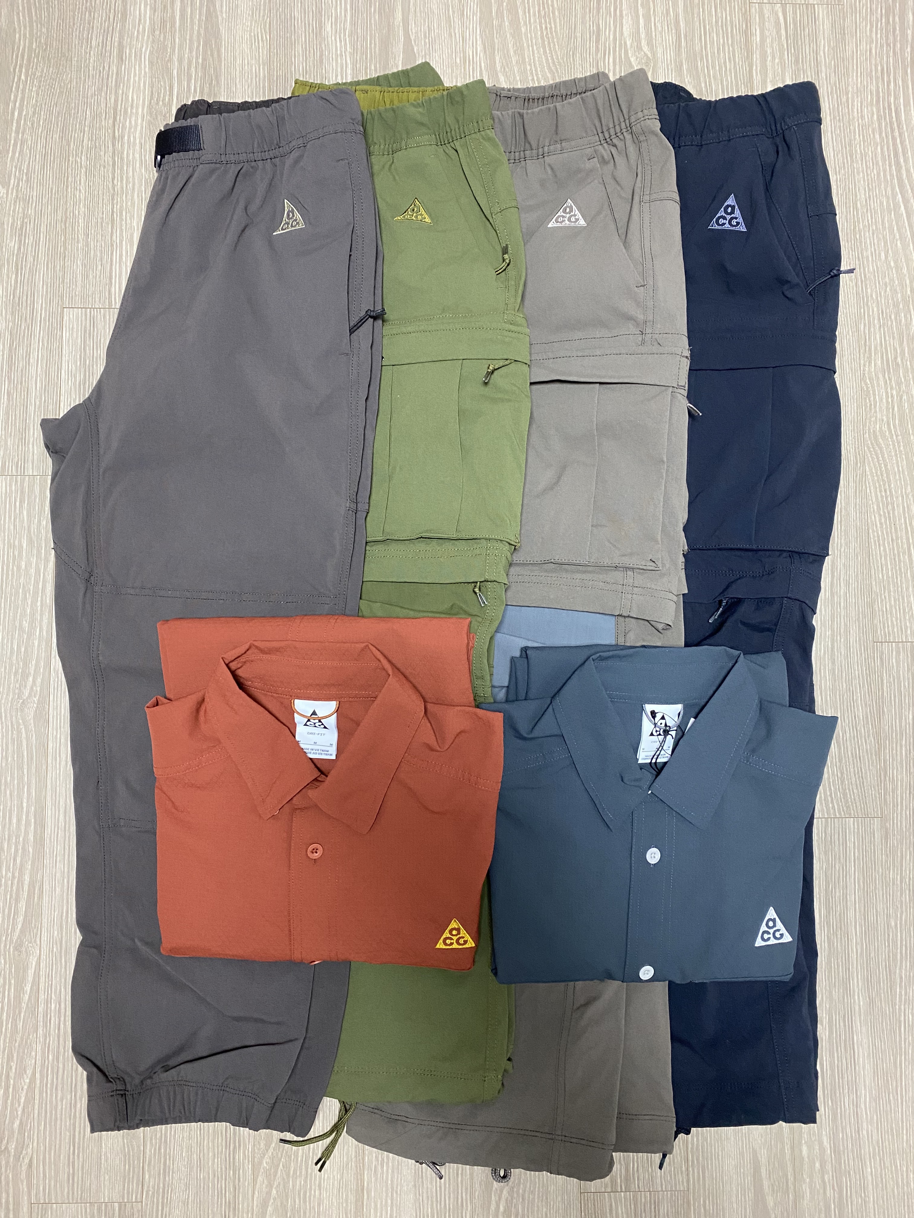 Nike ACG Smith Summit Cargo Pants Black - Asia, Arc'teryx LEAF Cold WX Hoody LT Gen 2 Black 착용 스타일 - 2