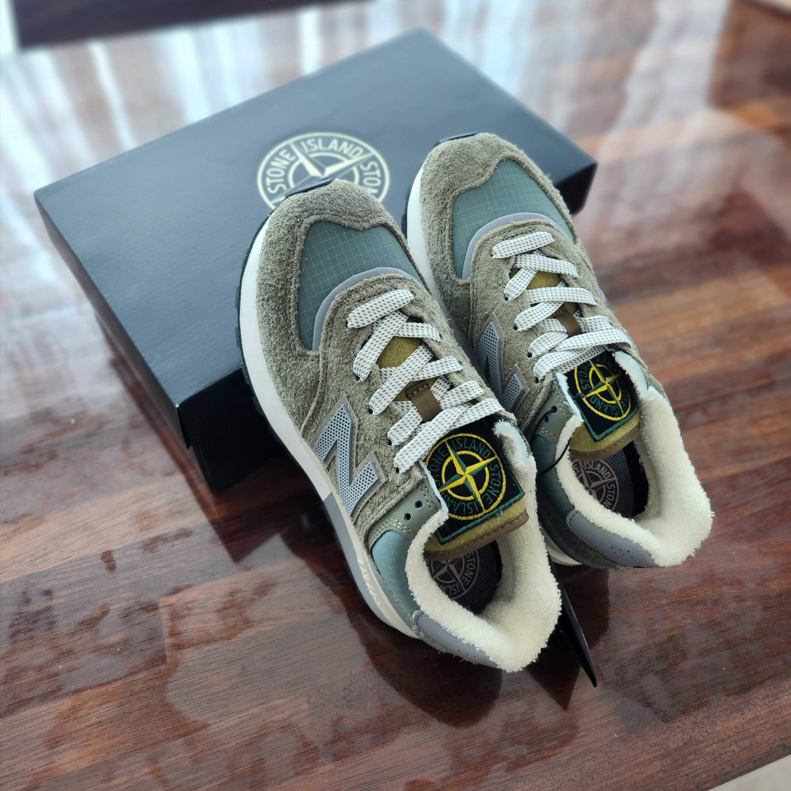 New Balance x Stone Island 574 Legacy Green 착용 스타일