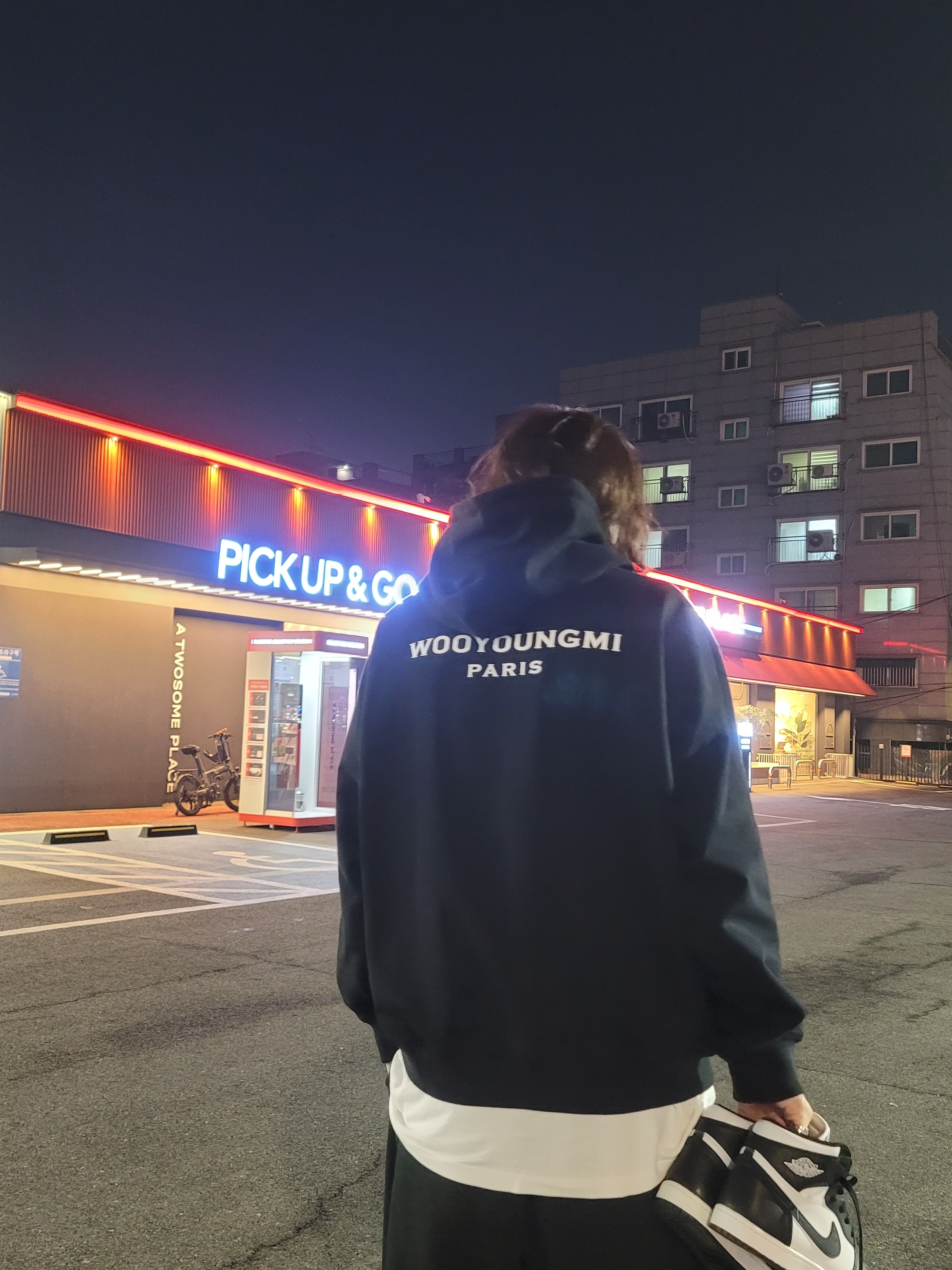 Wooyoungmi Cotton White Back Logo Hoodie Black - 22FW, Jordan 1 High 85 Black White 착용 스타일 - 1