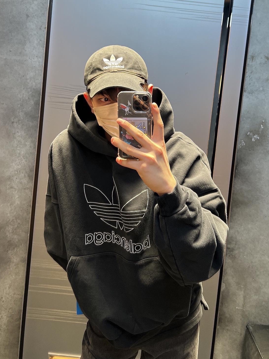 Balenciaga x Adidas Cap Black, Balenciaga x Adidas Hoodie Large Fit Black 착용 스타일