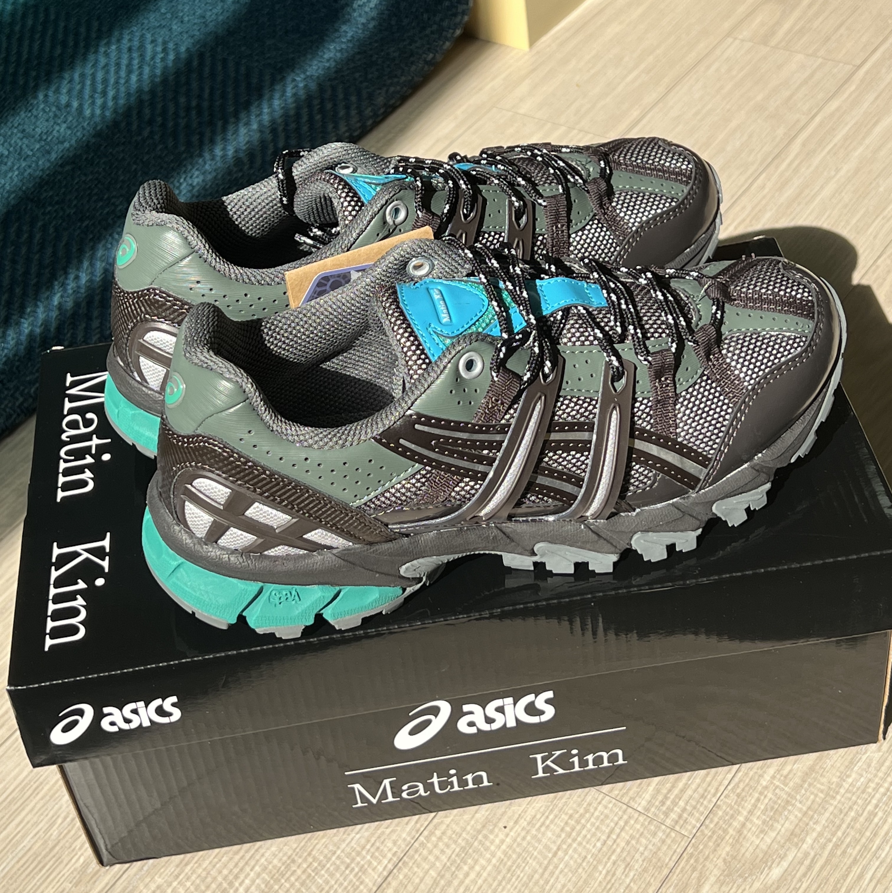 (W) Asics x Matin Kim Gel-Sonoma 15-50 Black Pure Silver 착용 스타일 - 1