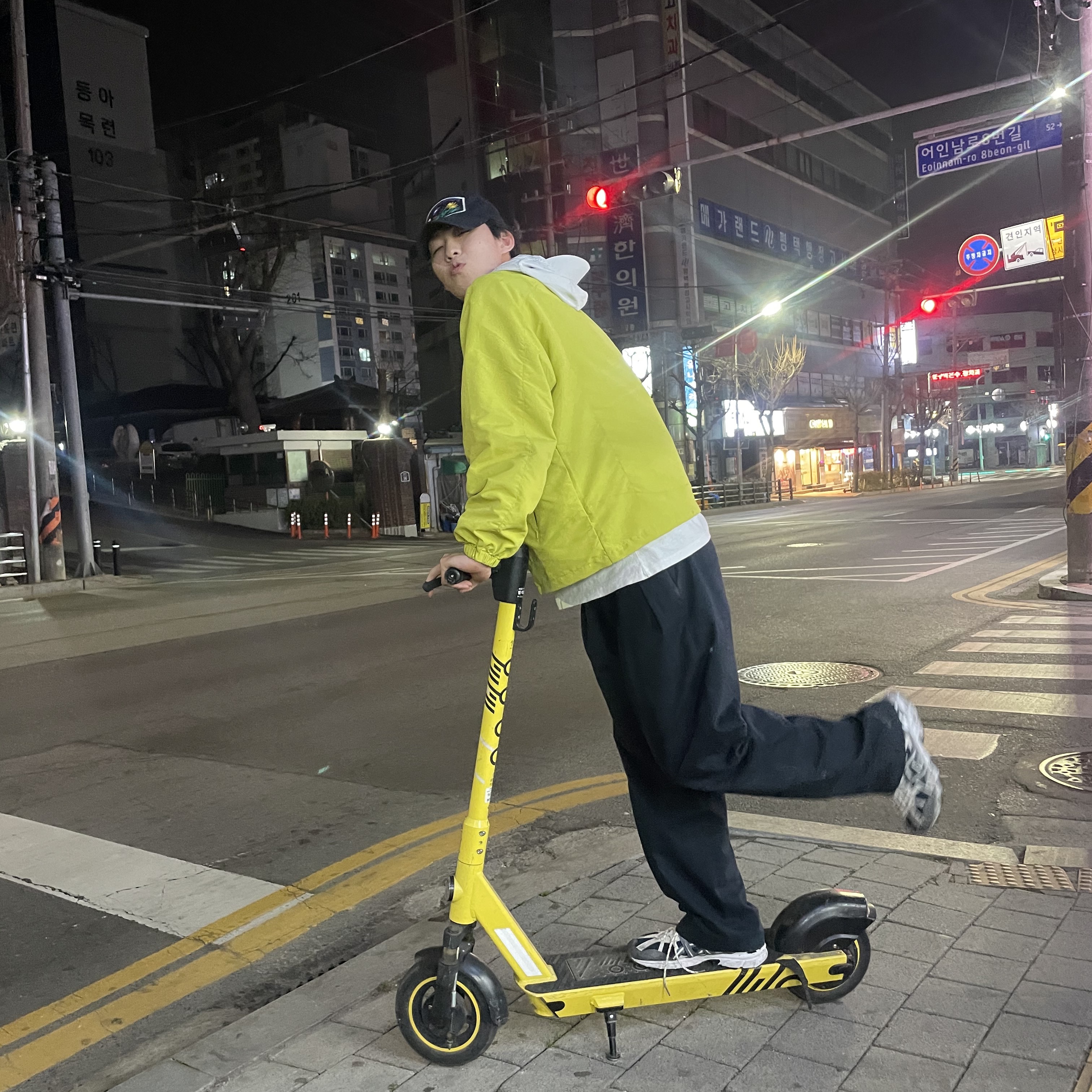 Sansan Gear Docking Jacket Lime - 22FW, Asics Gel-Sonoma 15-50 French Blue 착용 스타일 - 2