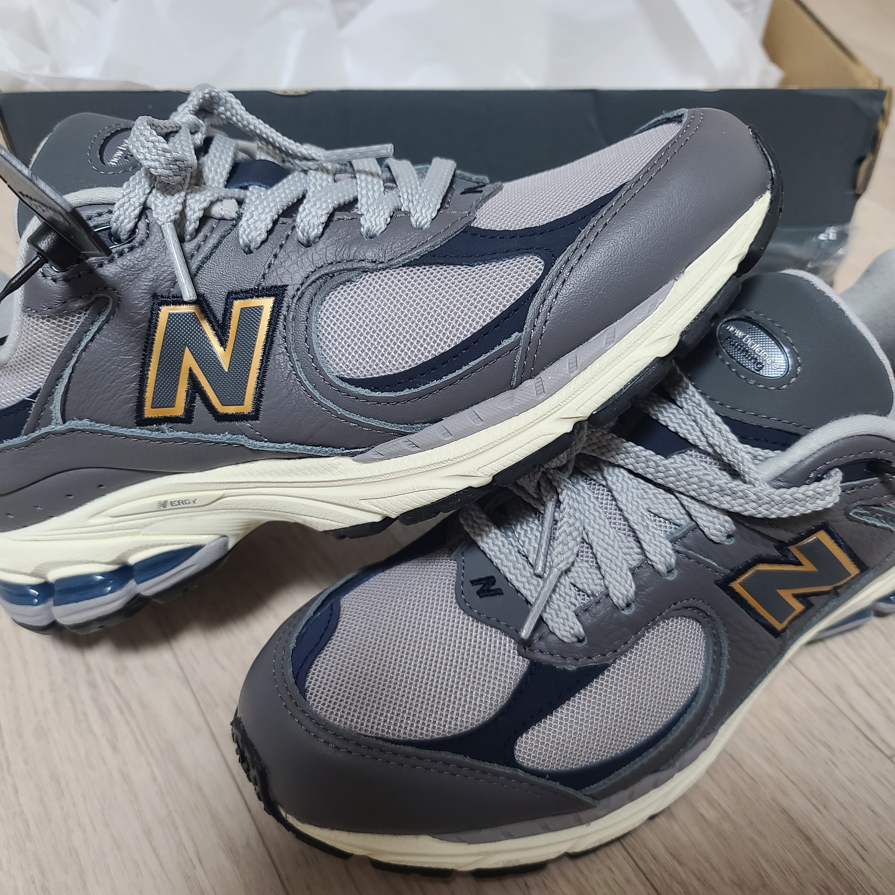 New Balance 2002R Castlerock Eclipse 착용 스타일 - 4