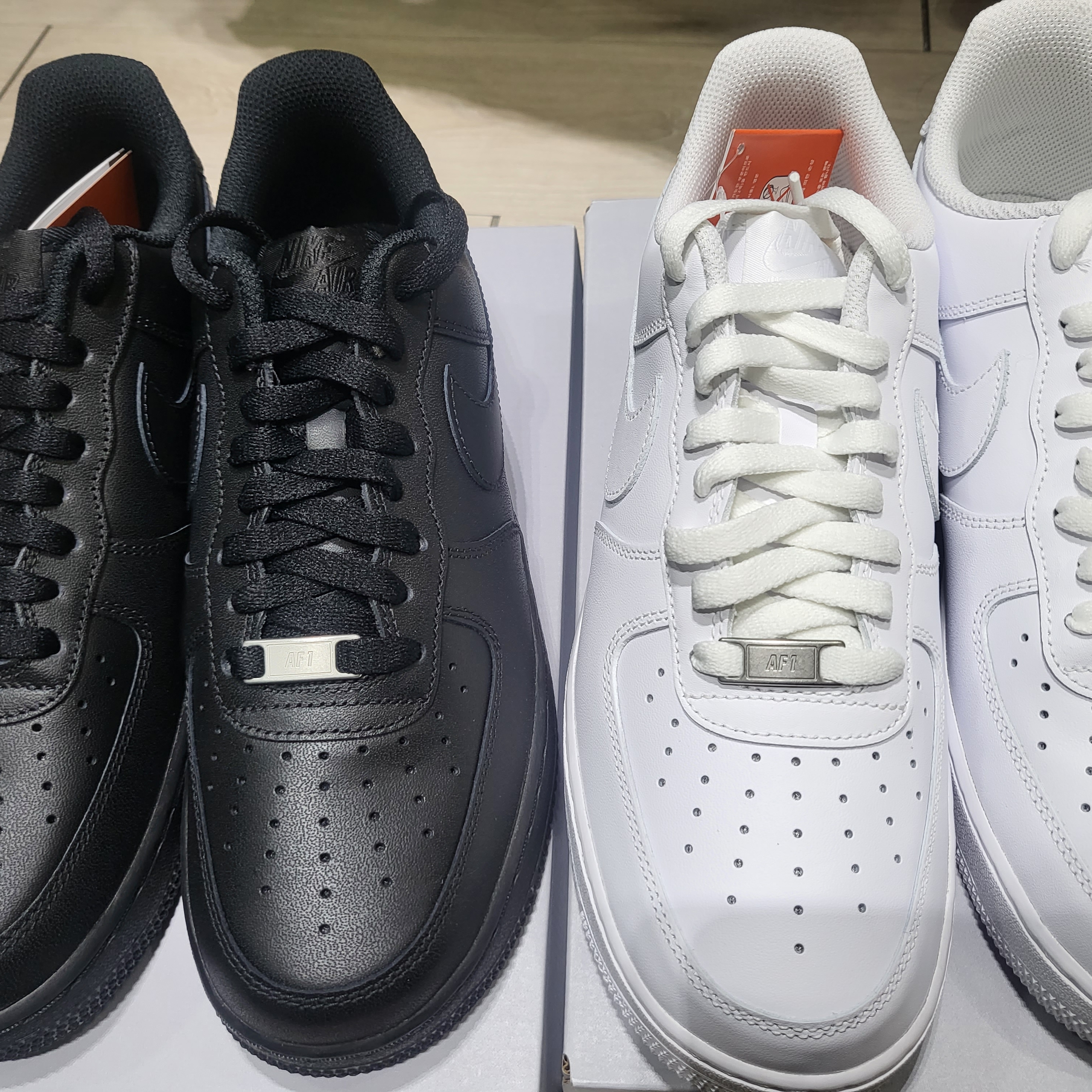 Nike Air Force 1 '07 Low White, Nike Air Force 1 '07 Low Triple Black 착용 스타일