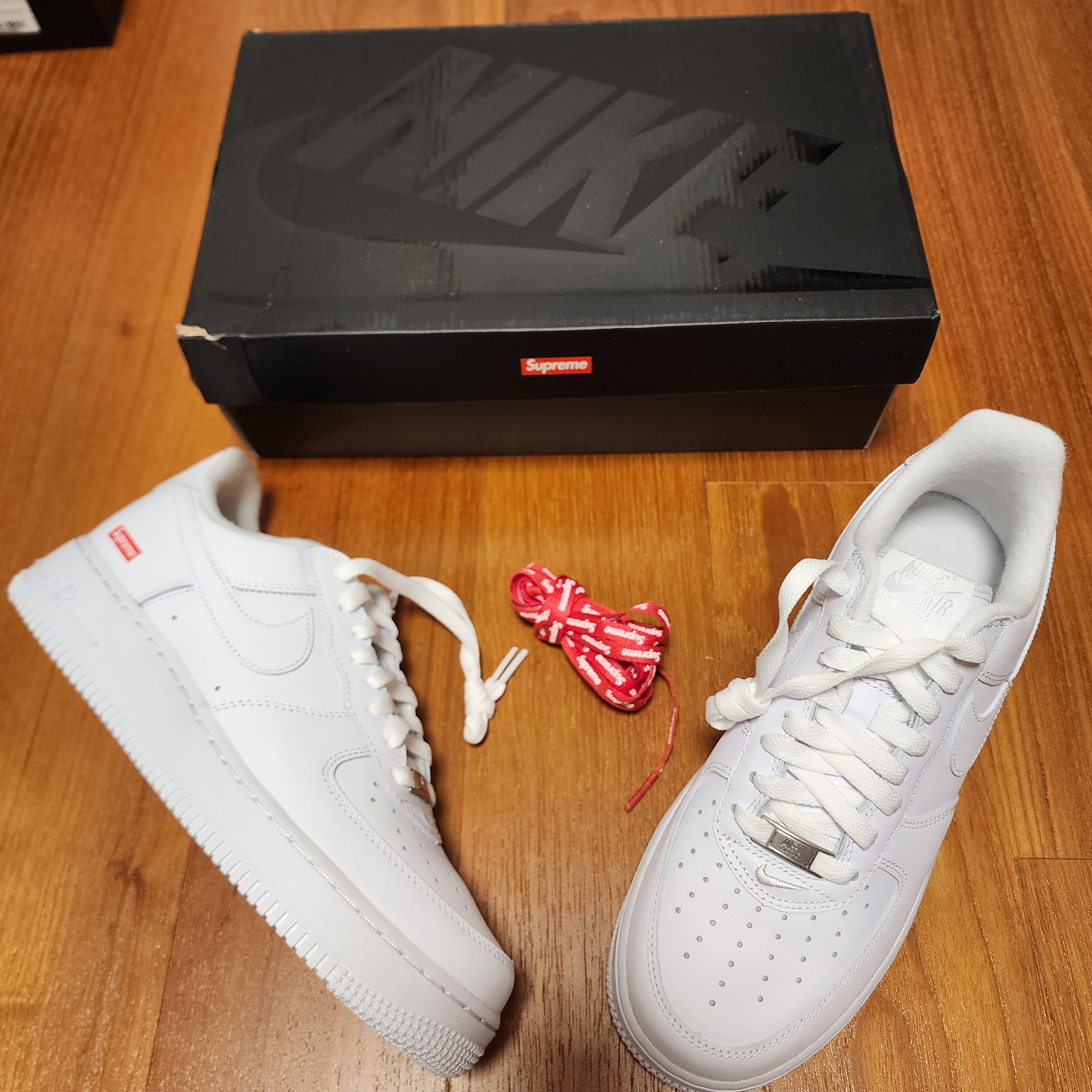 Nike x Supreme Air Force 1 Low White 착용 스타일 - 2