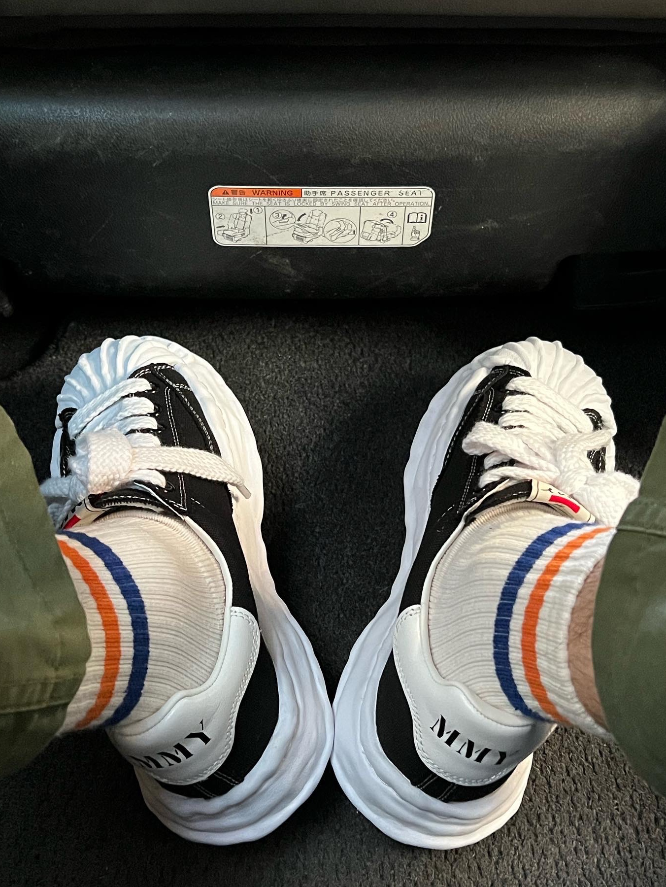 Maison Mihara Yasuhiro Blakey OG Sole Canvas Low-top Sneakers Black White 착용 스타일 - 4