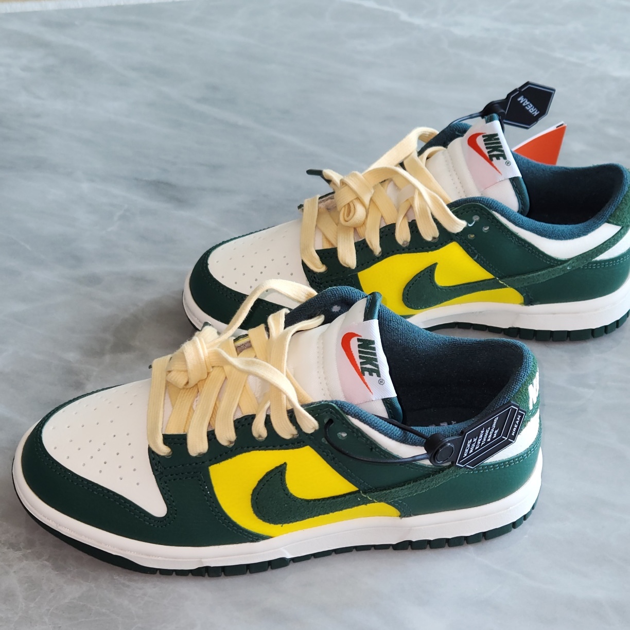 (W) Nike Dunk Low SE Opti Noble Green 착용 스타일