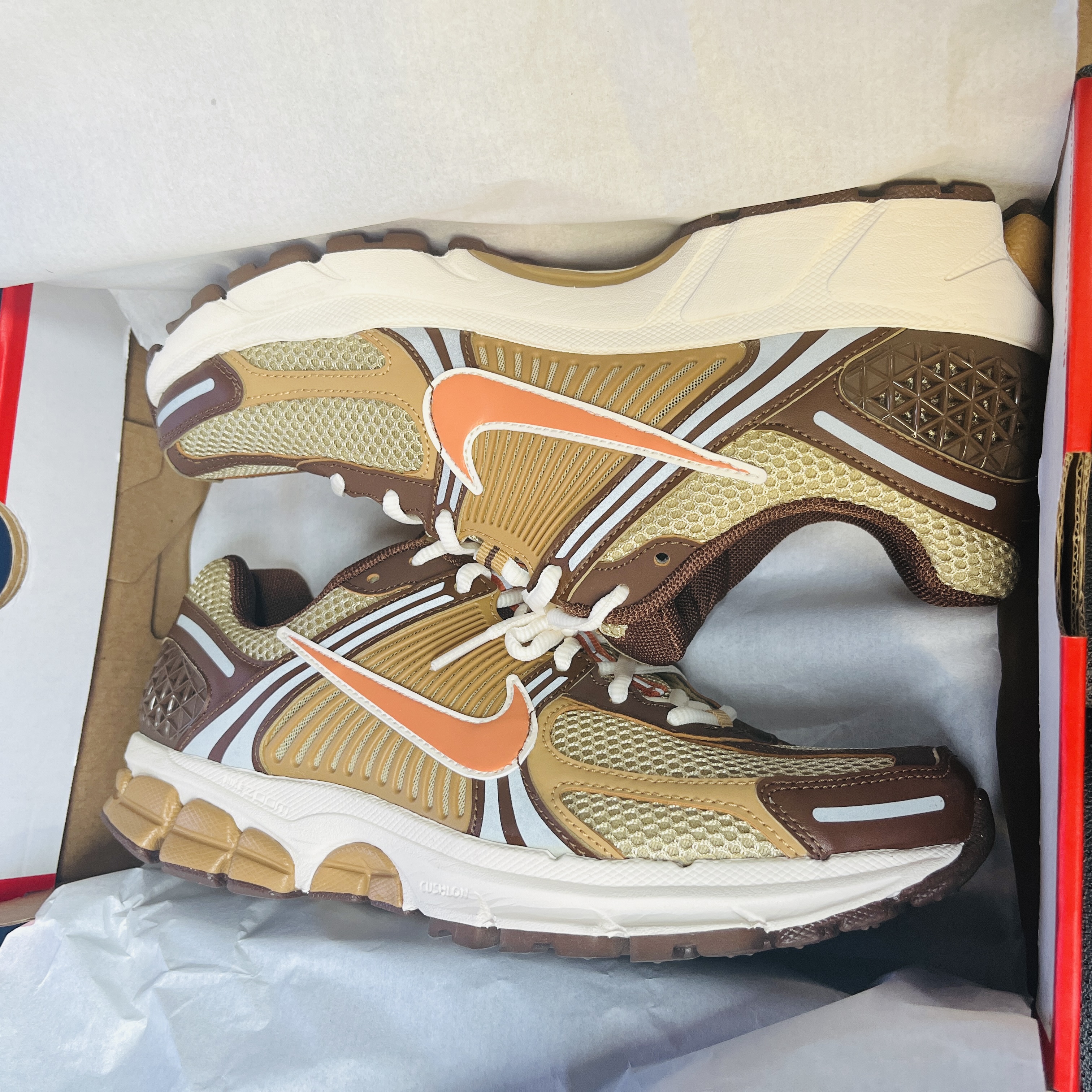 Nike Zoom Vomero 5 Wheat Grass and Cacao Wow 착용 스타일