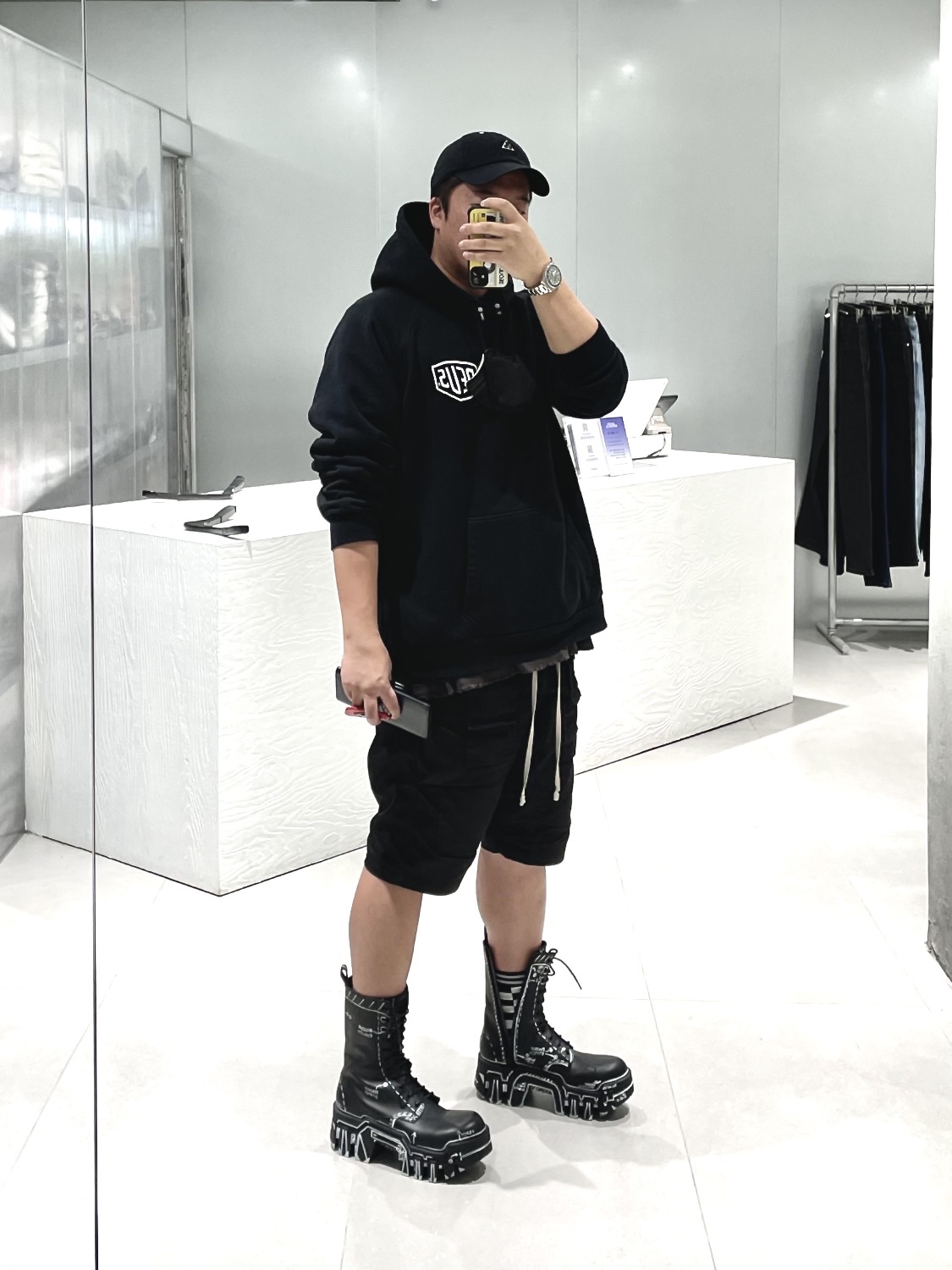 Nike ACG Heritage 86 Cap Black Light Smoke Grey, Rolex Submariner Date 40mm 116610LV Green Oyster 착용 스타일